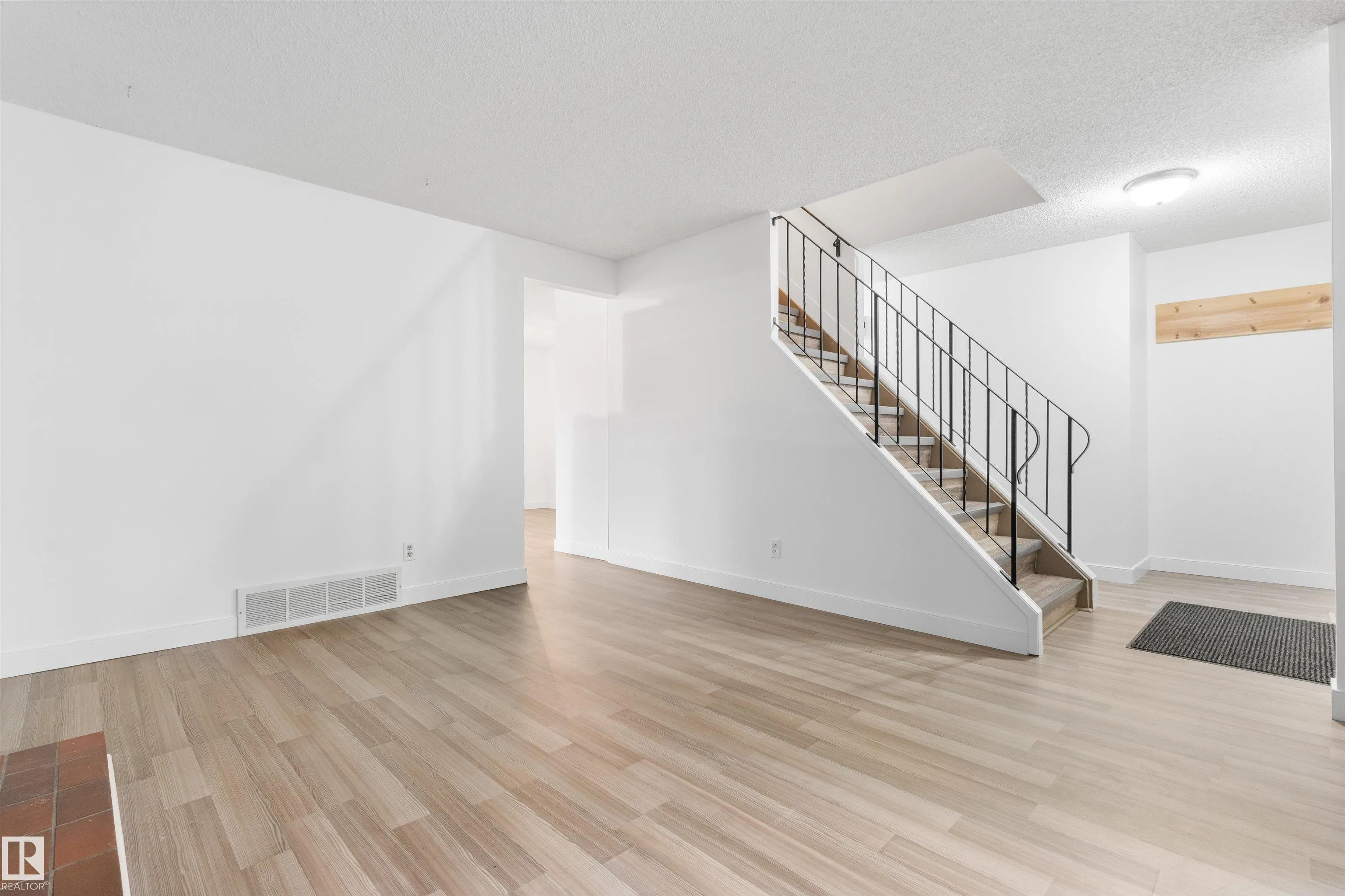 25 GREENWOOD Drive