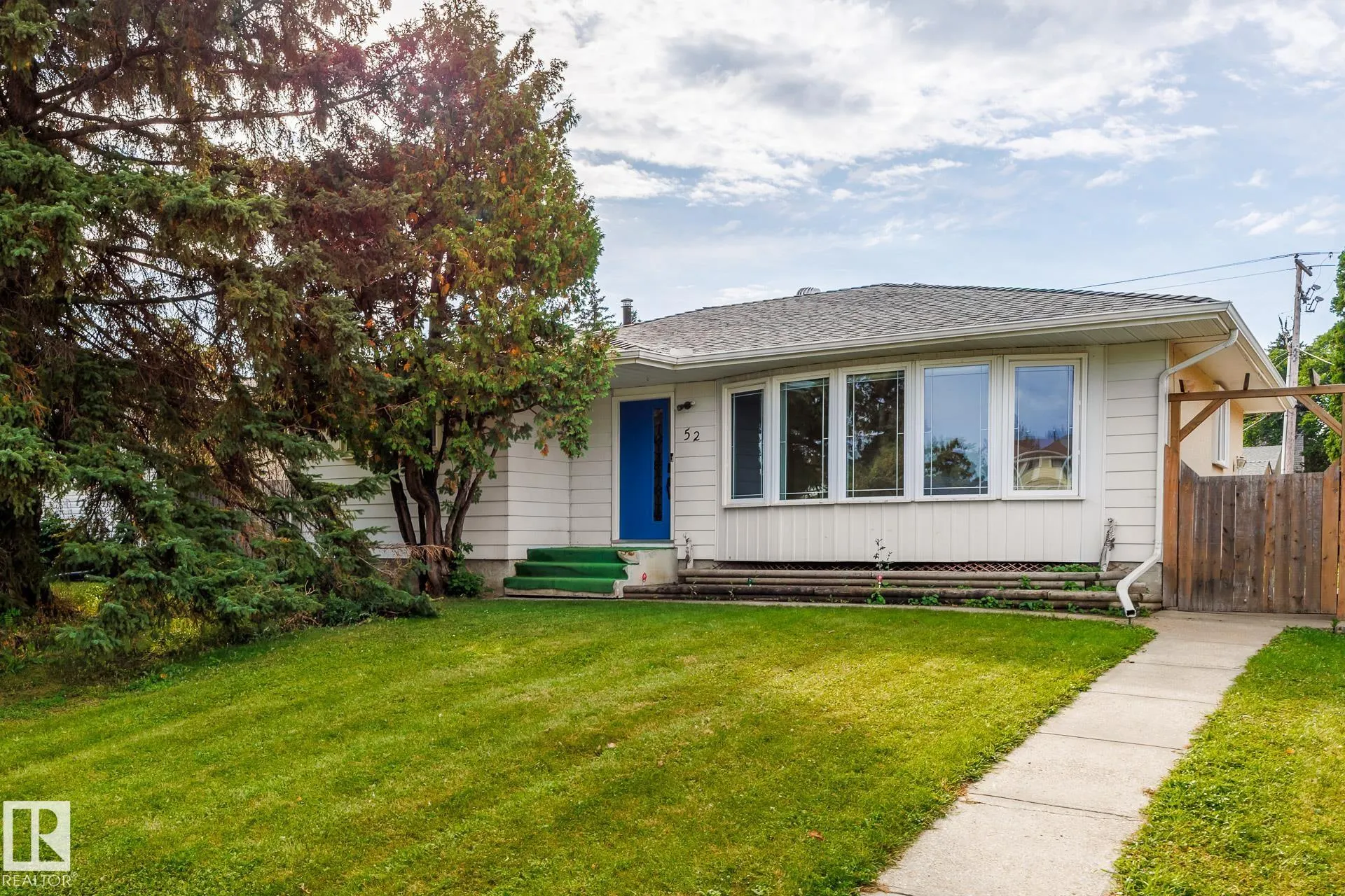 52 BELLEVILLE Avenue