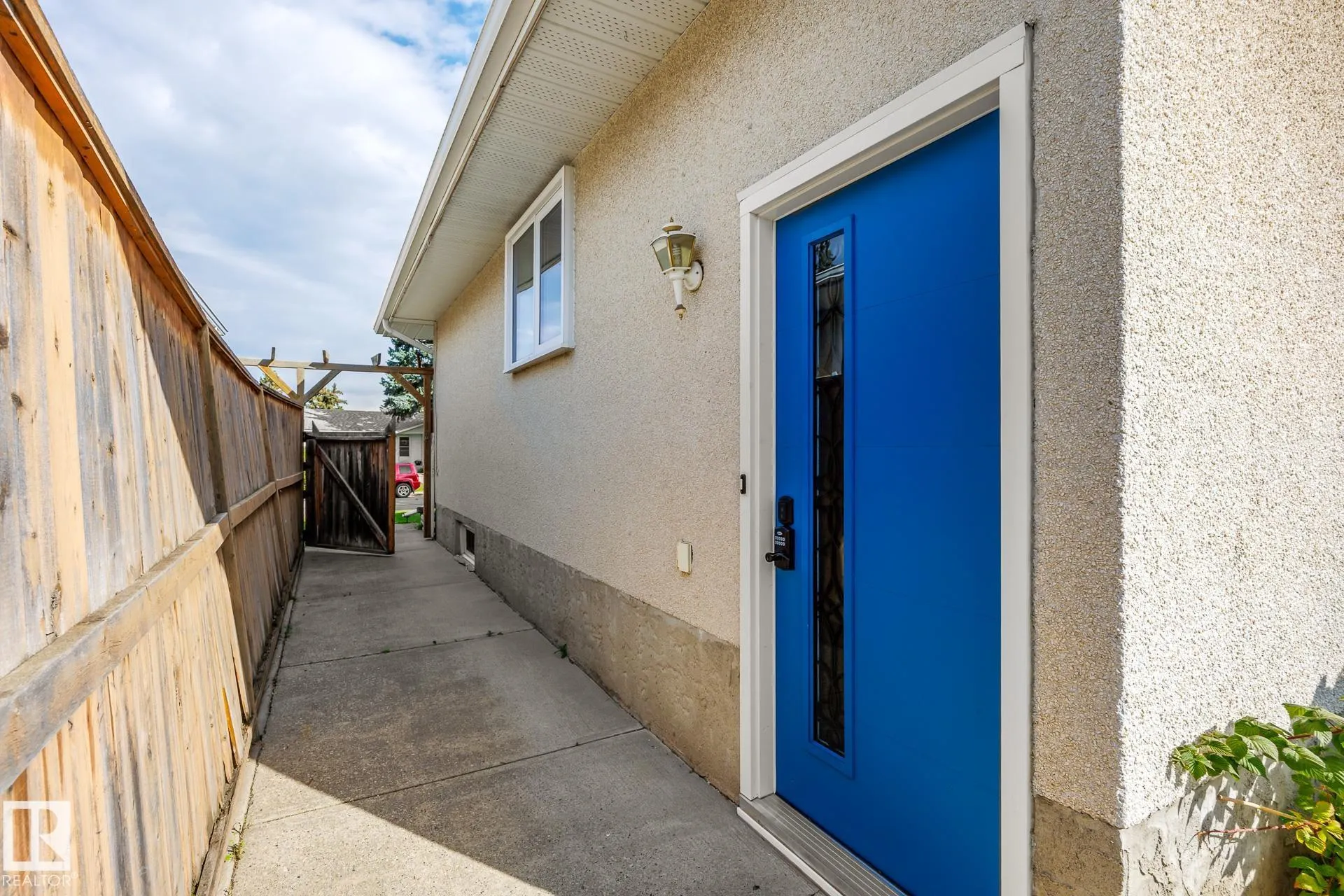 52 BELLEVILLE Avenue