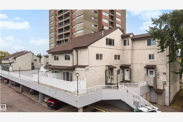 8C MEADOWLARK Village