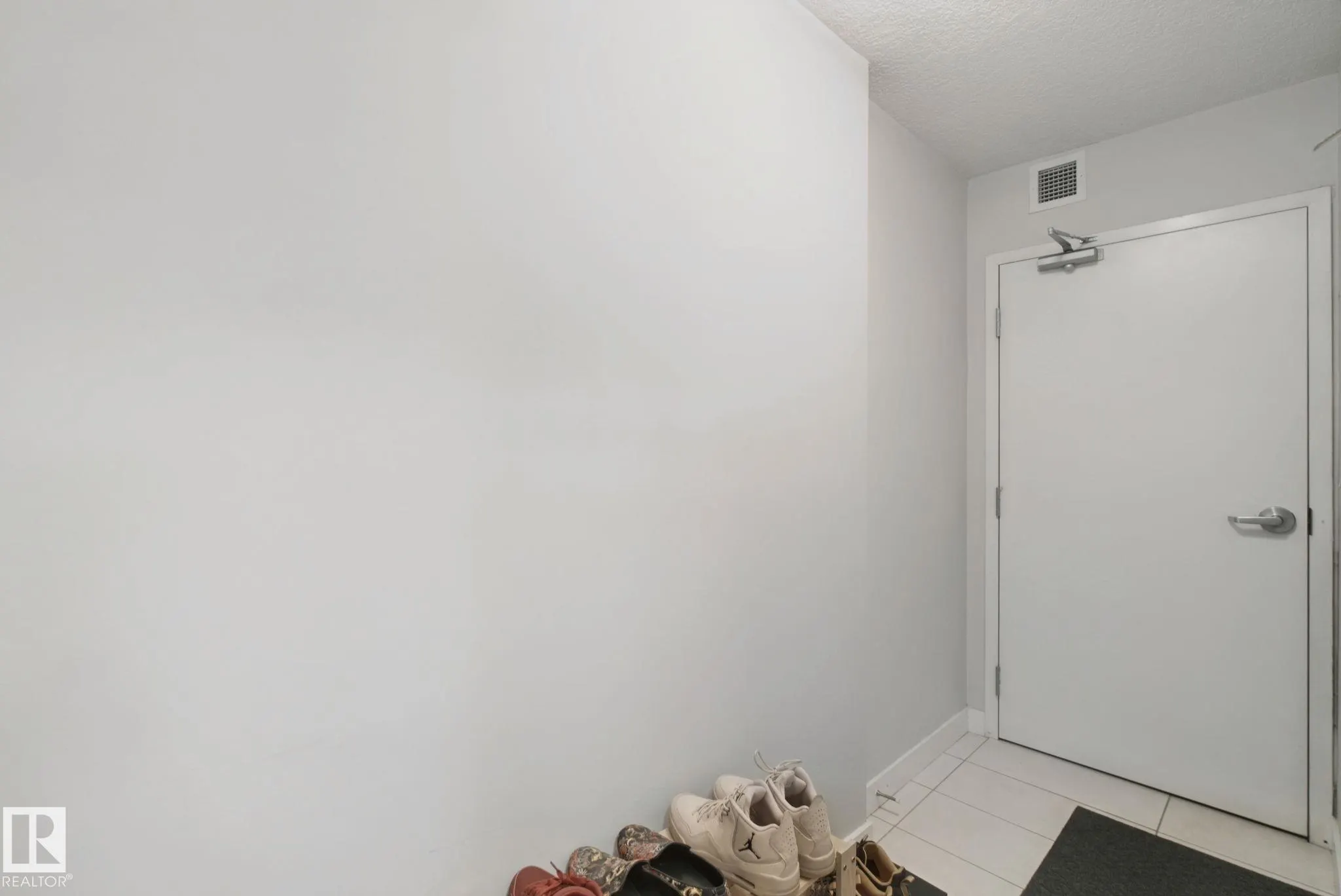 5151 Windermere Boulevard