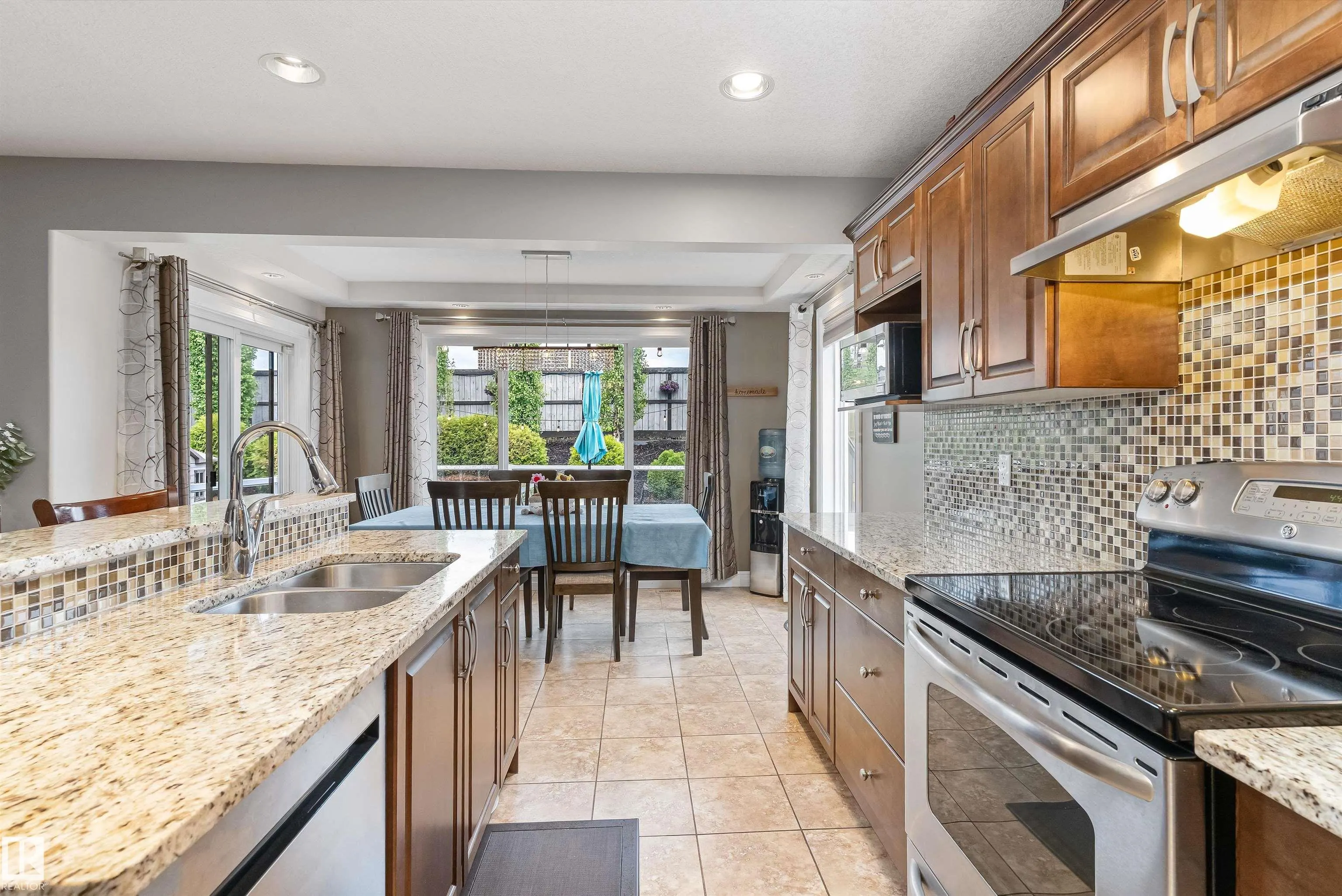 484 FOXTAIL Court