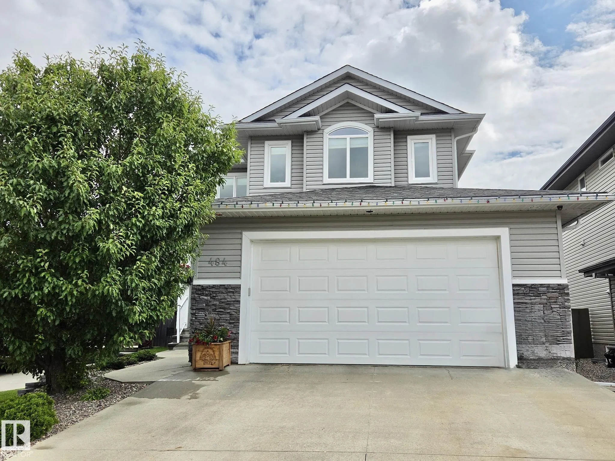 484 FOXTAIL Court