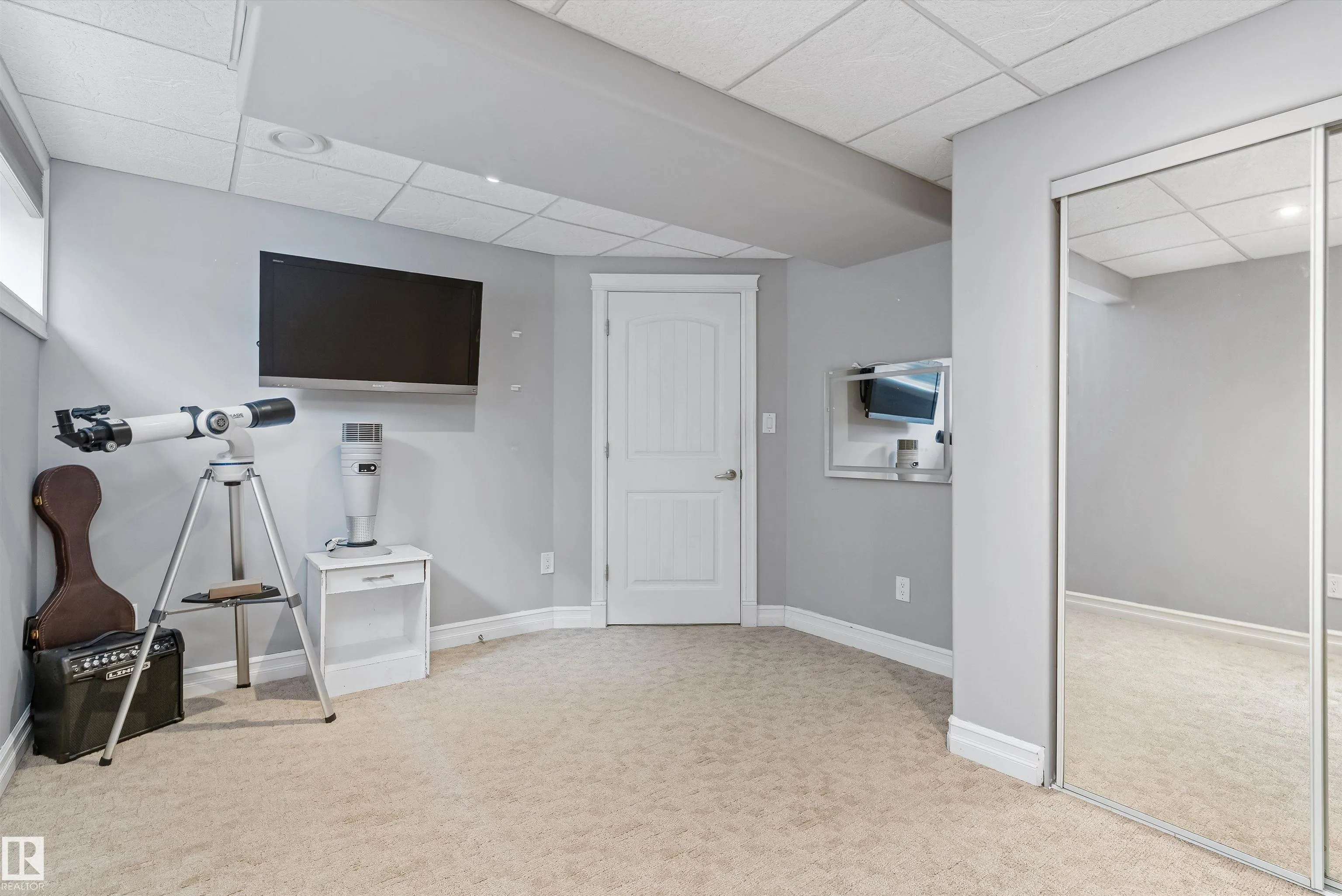 484 FOXTAIL Court
