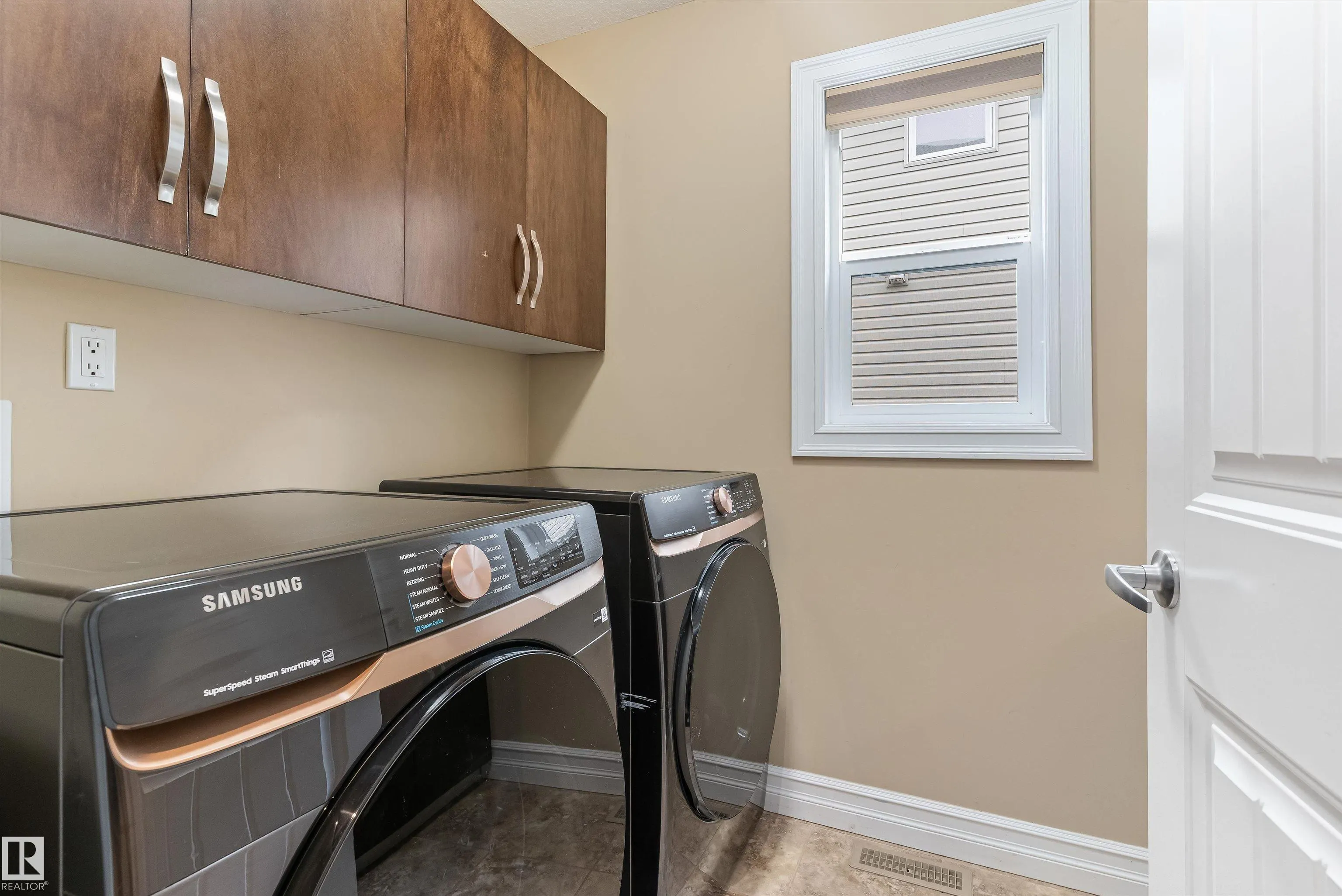 484 FOXTAIL Court