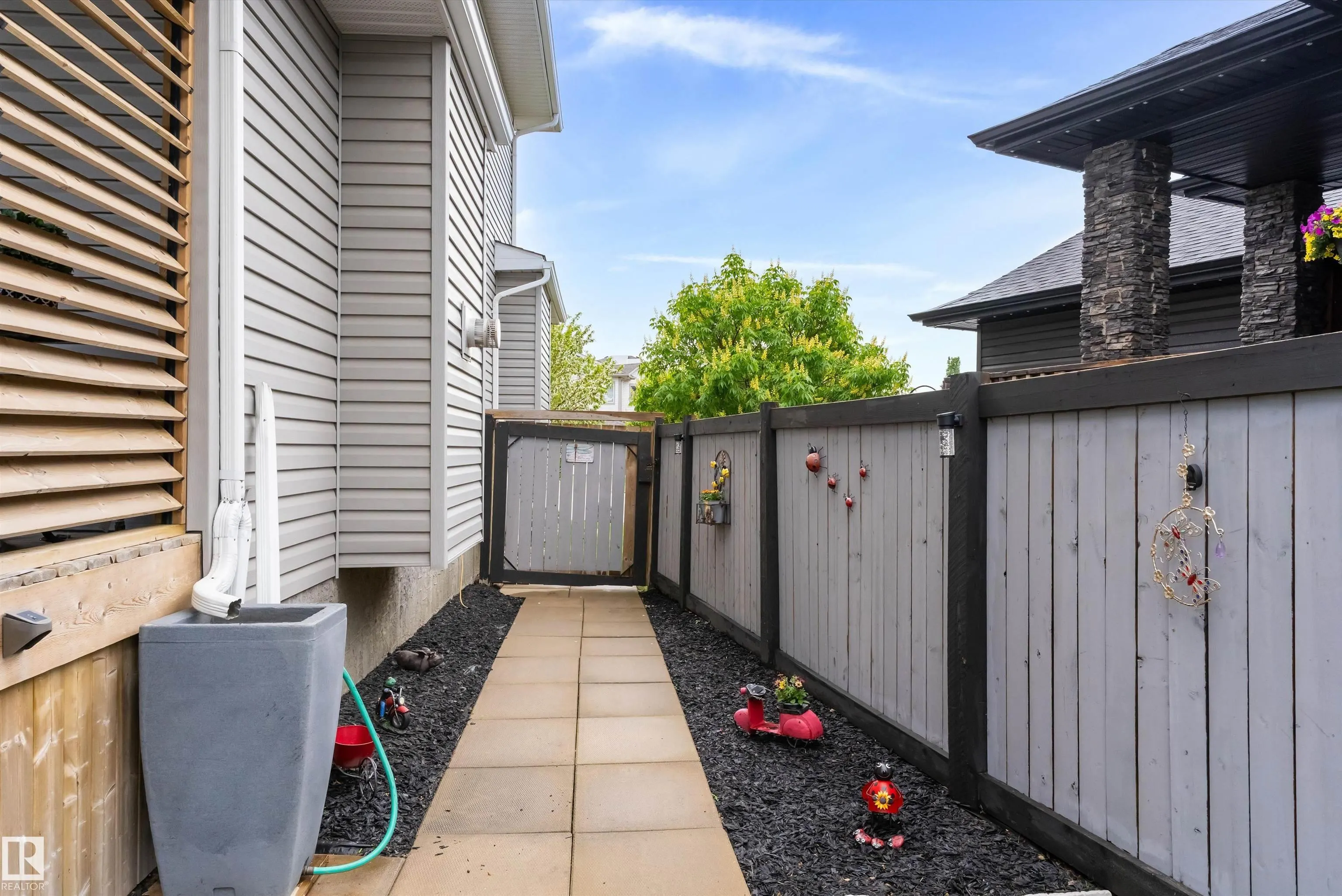 484 FOXTAIL Court