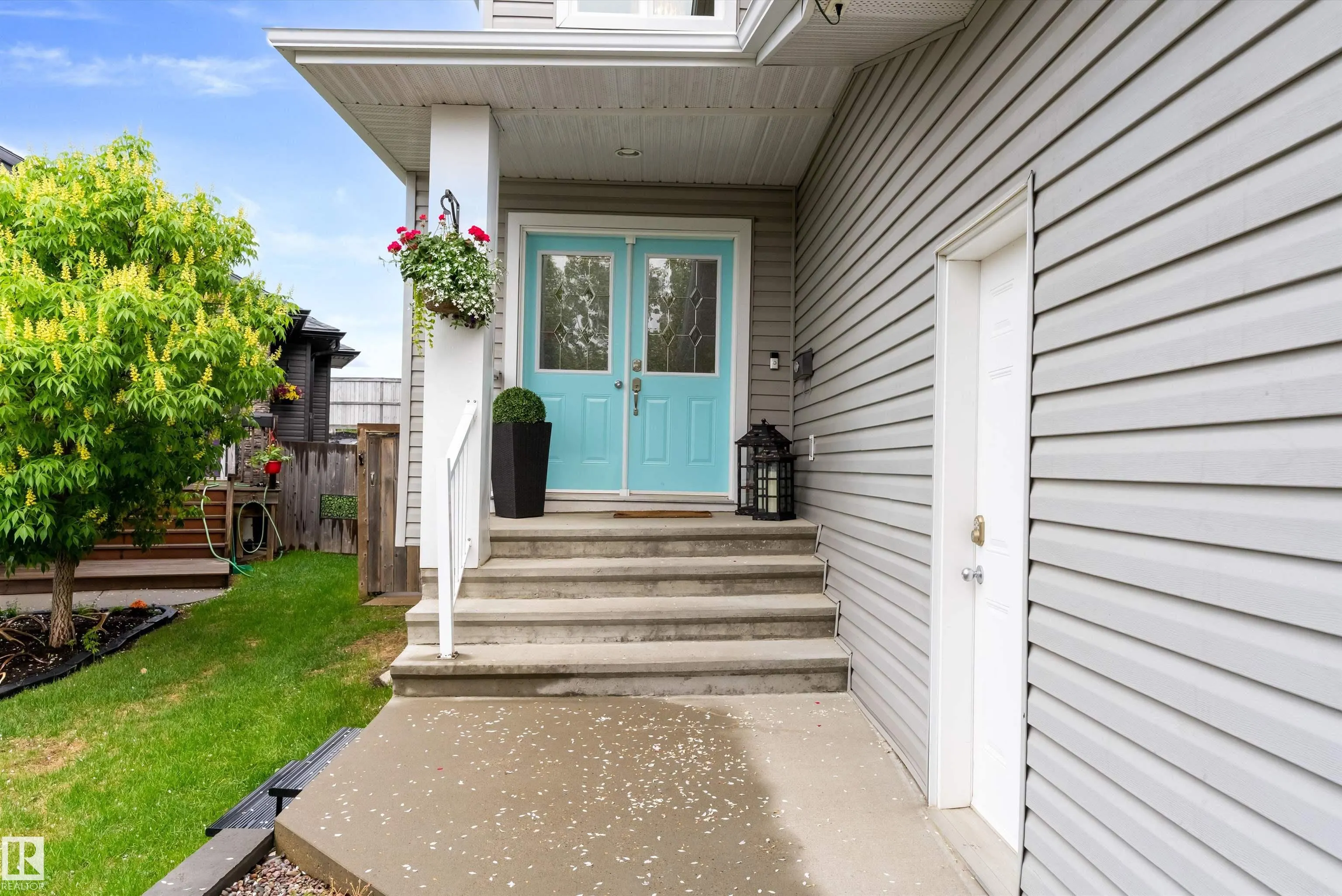 484 FOXTAIL Court
