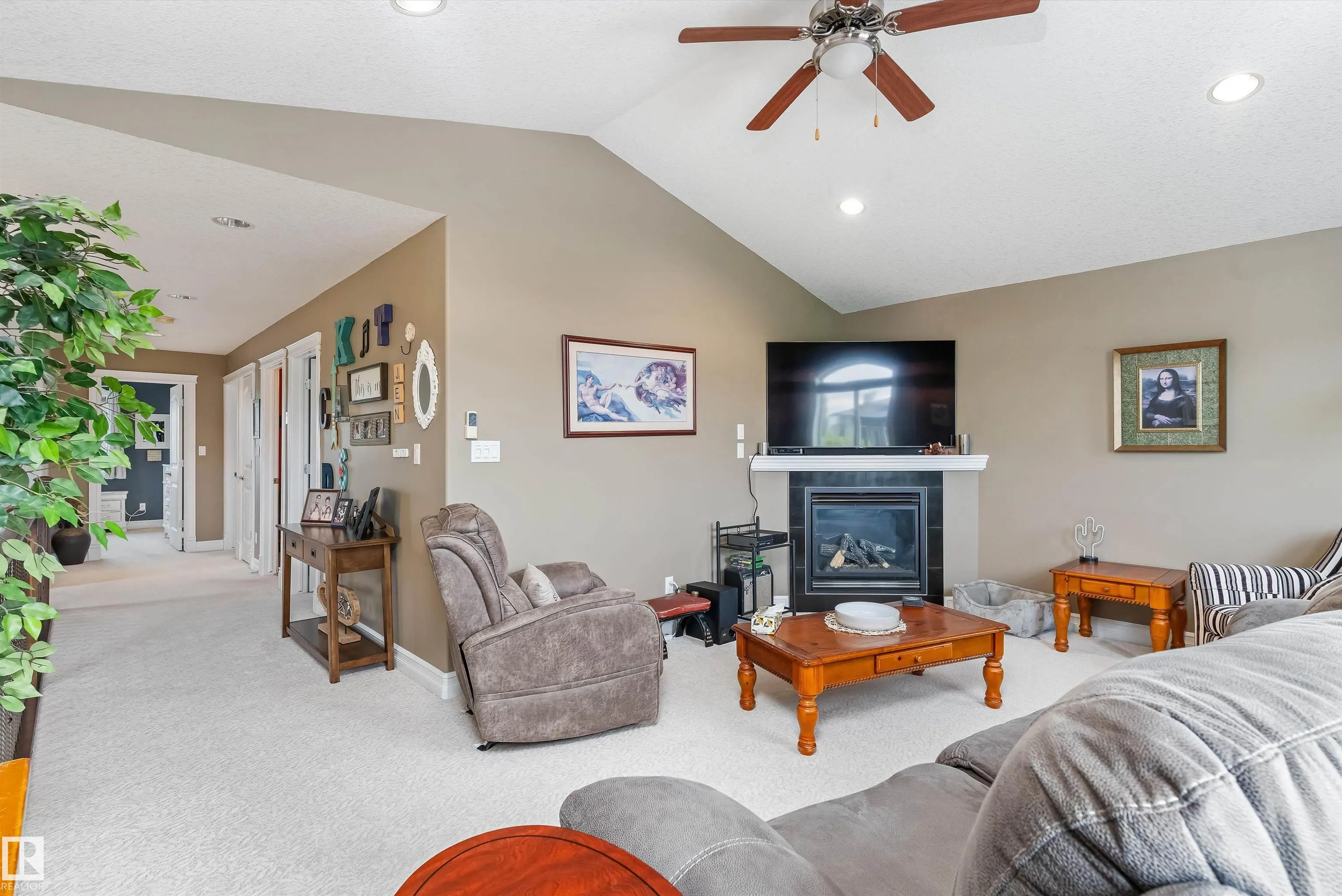 484 FOXTAIL Court