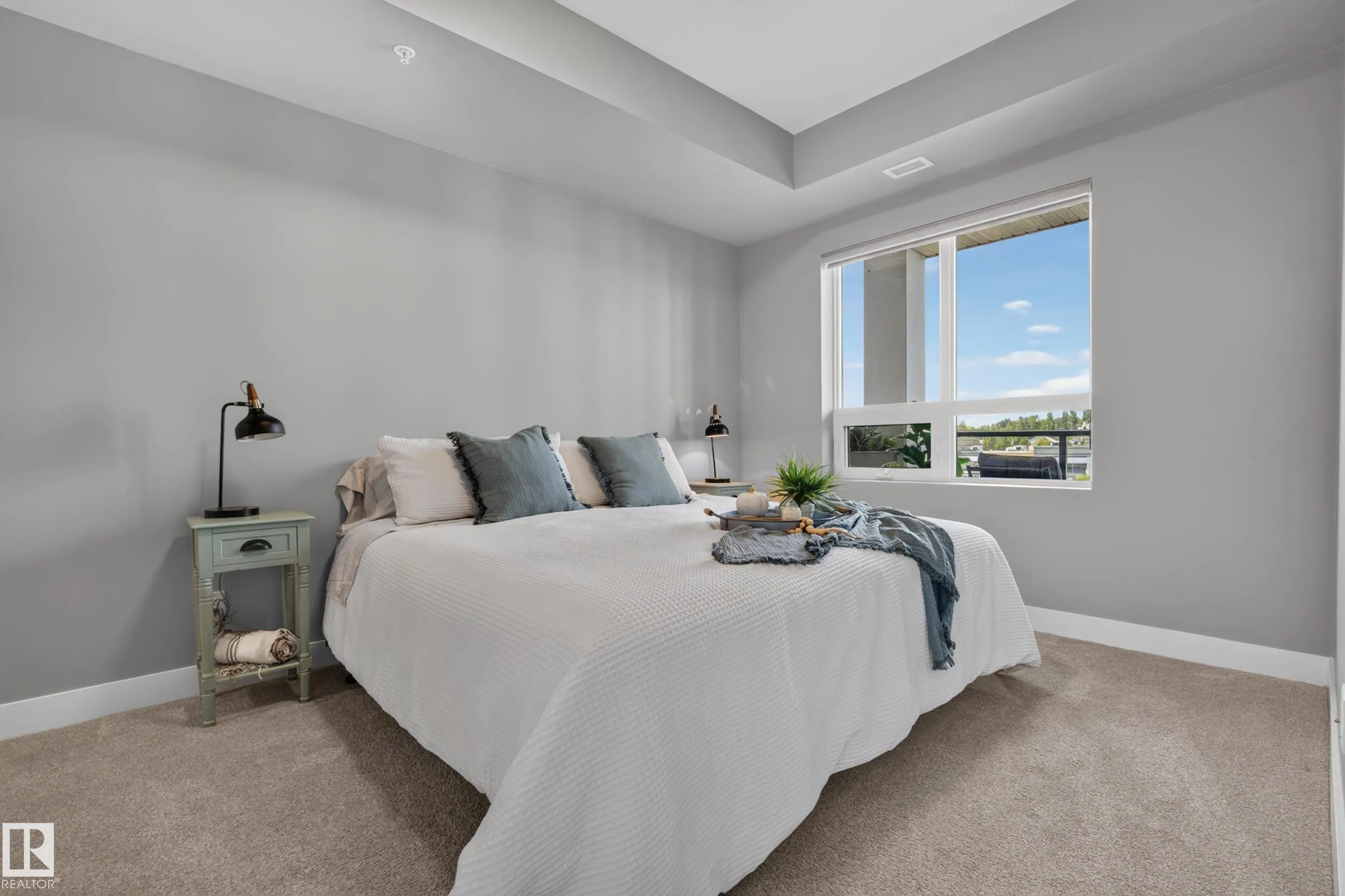 200 BELLEROSE Drive