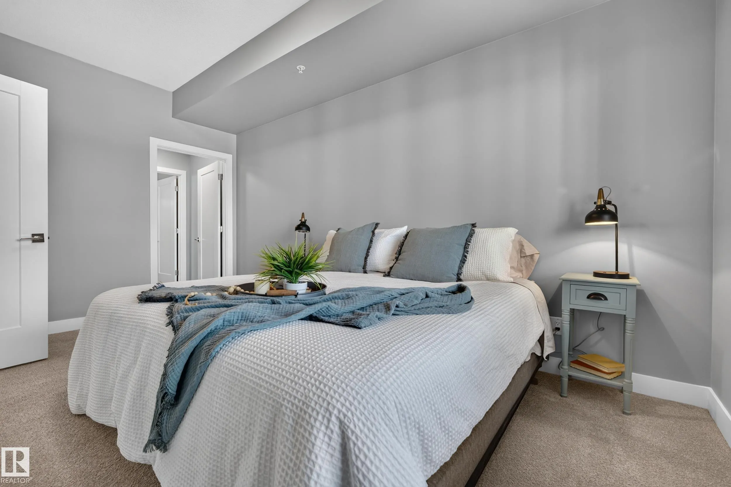 200 BELLEROSE Drive