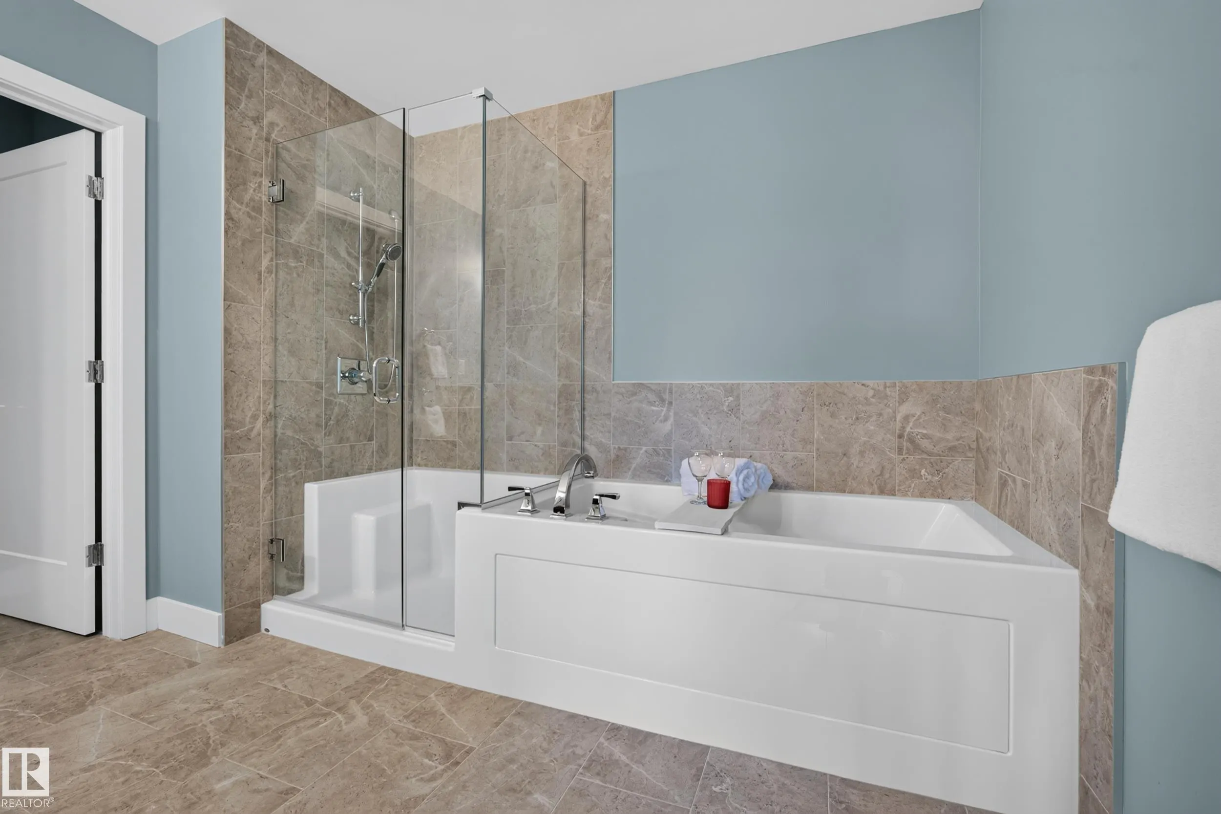 200 BELLEROSE Drive