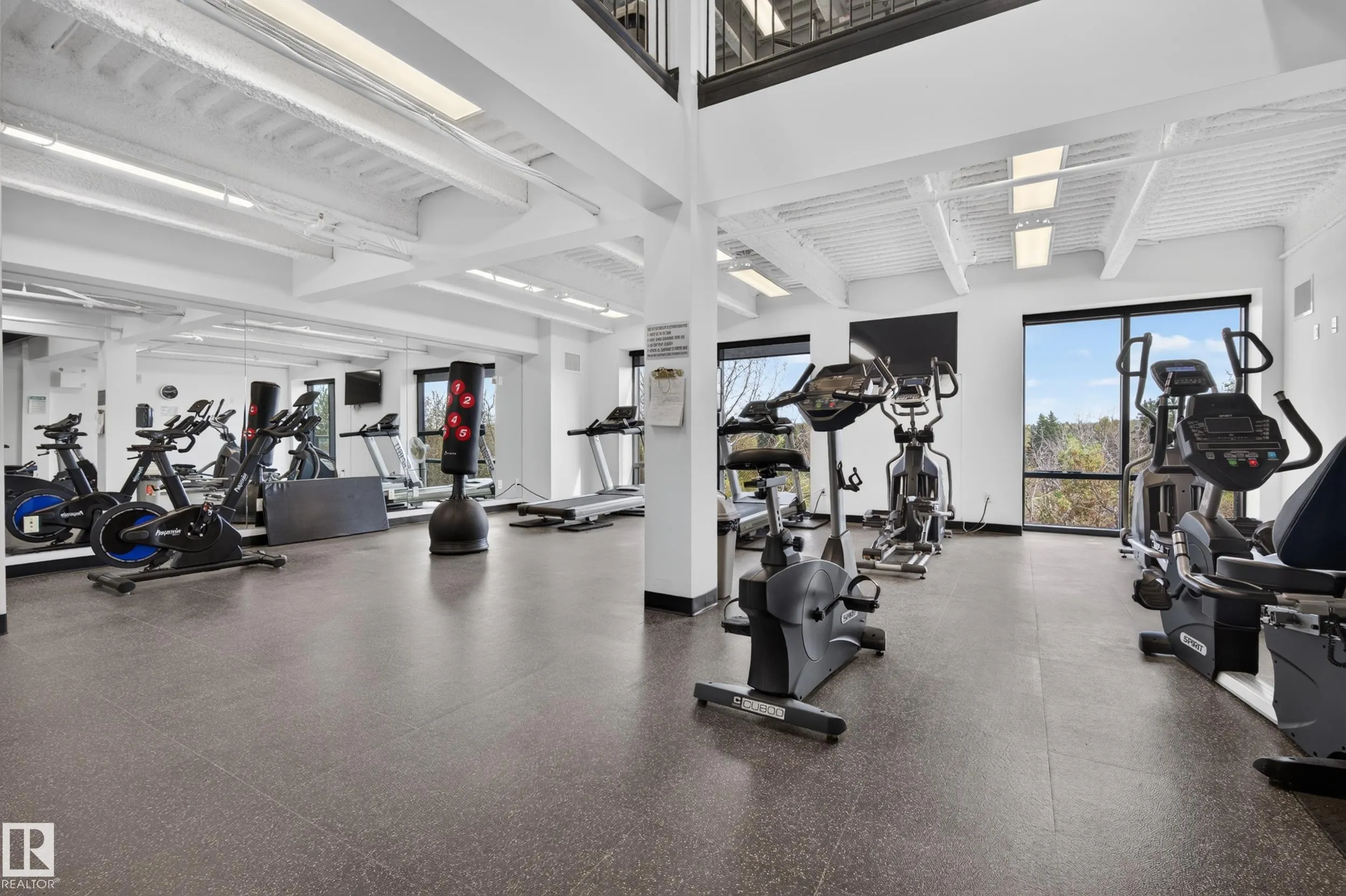 200 BELLEROSE Drive
