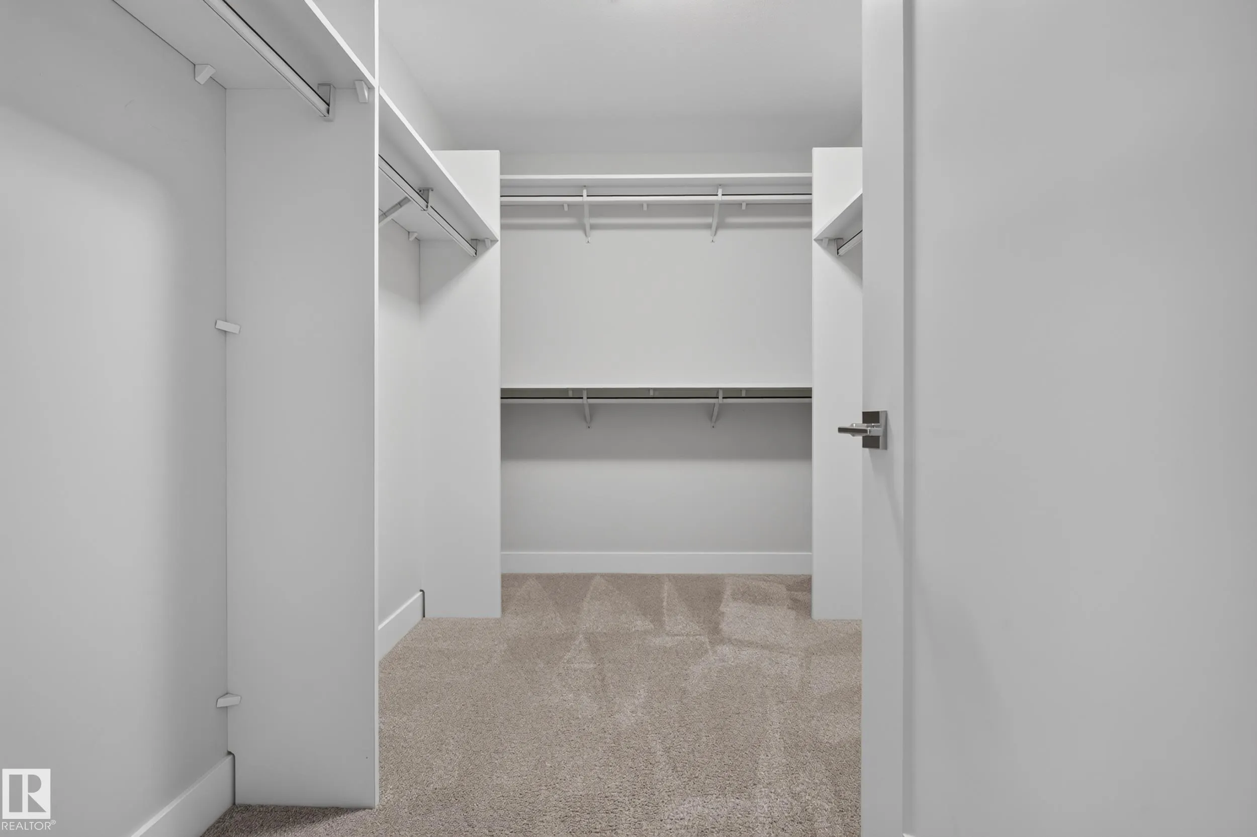 200 BELLEROSE Drive