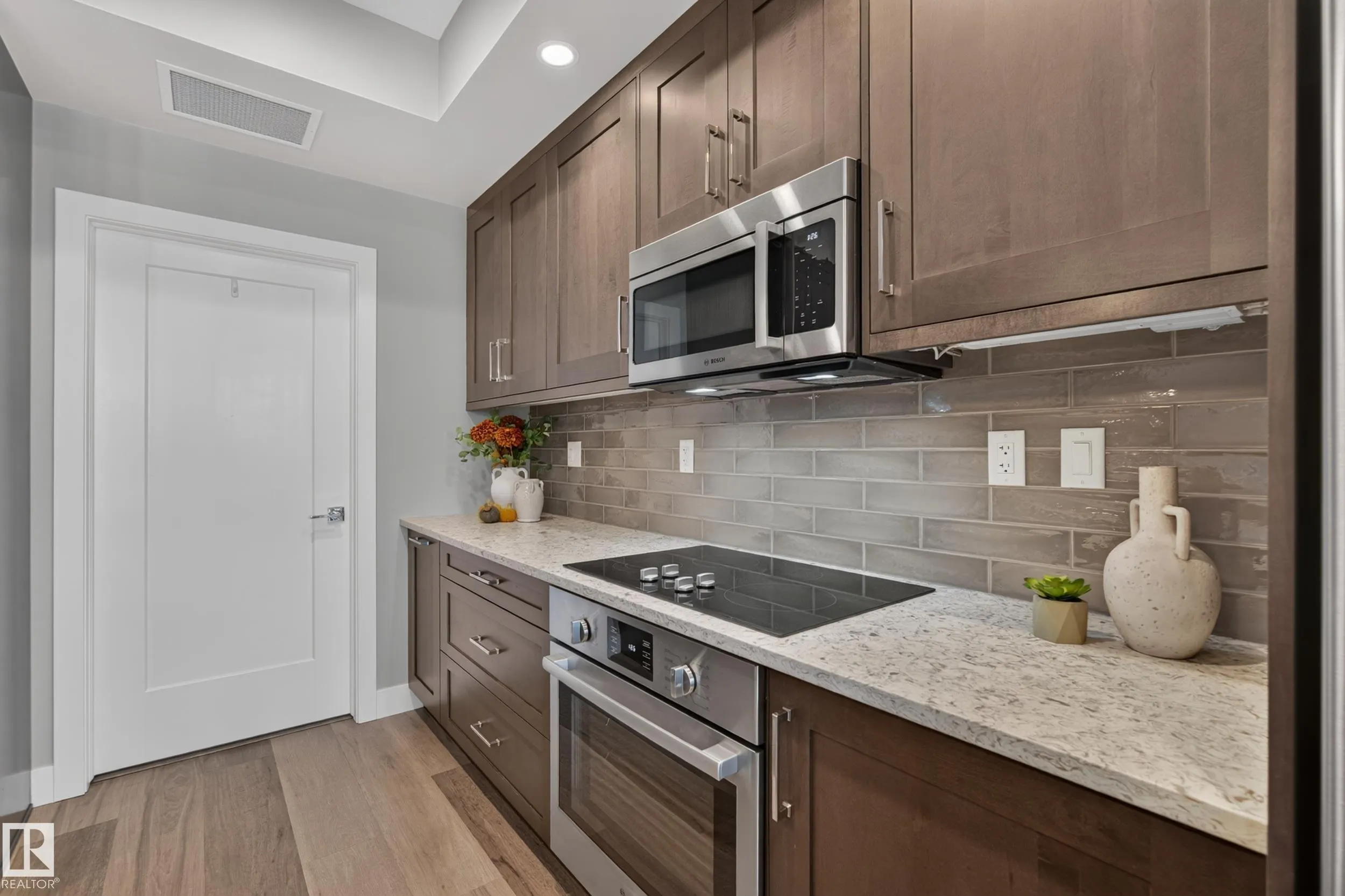 200 BELLEROSE Drive