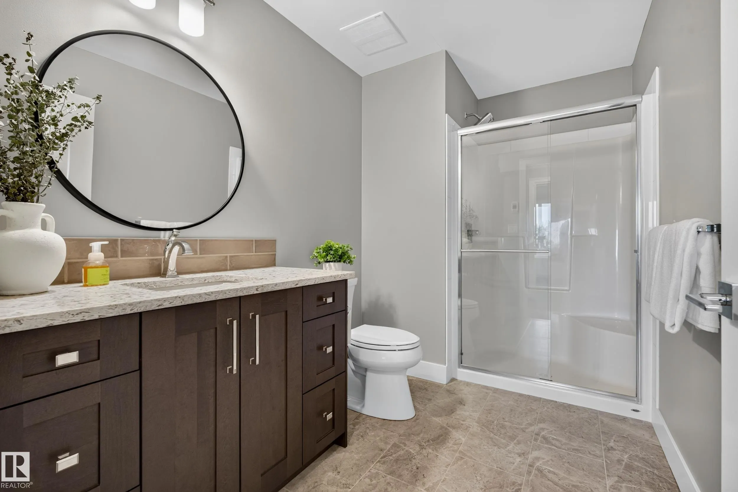 200 BELLEROSE Drive