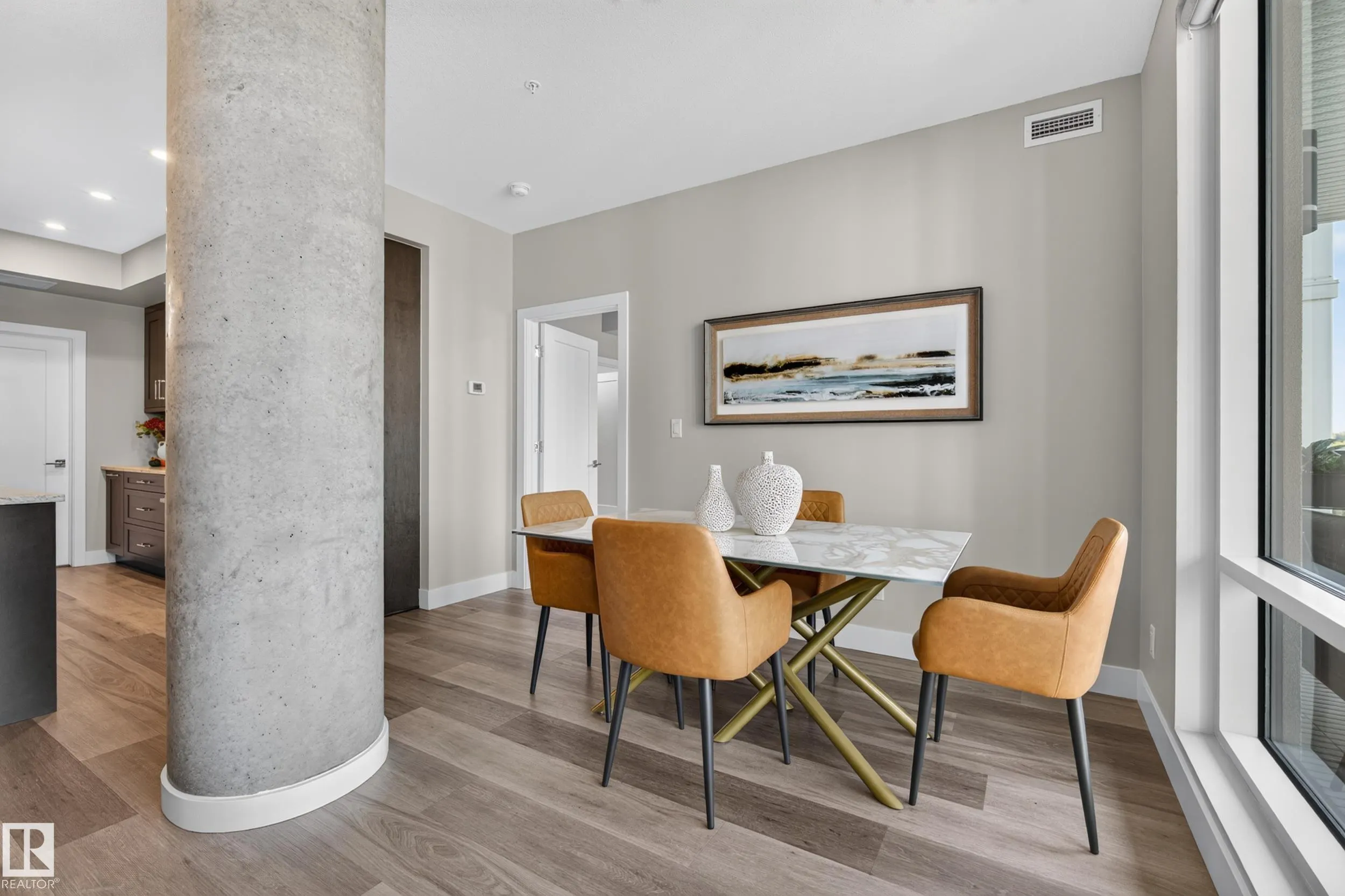 200 BELLEROSE Drive