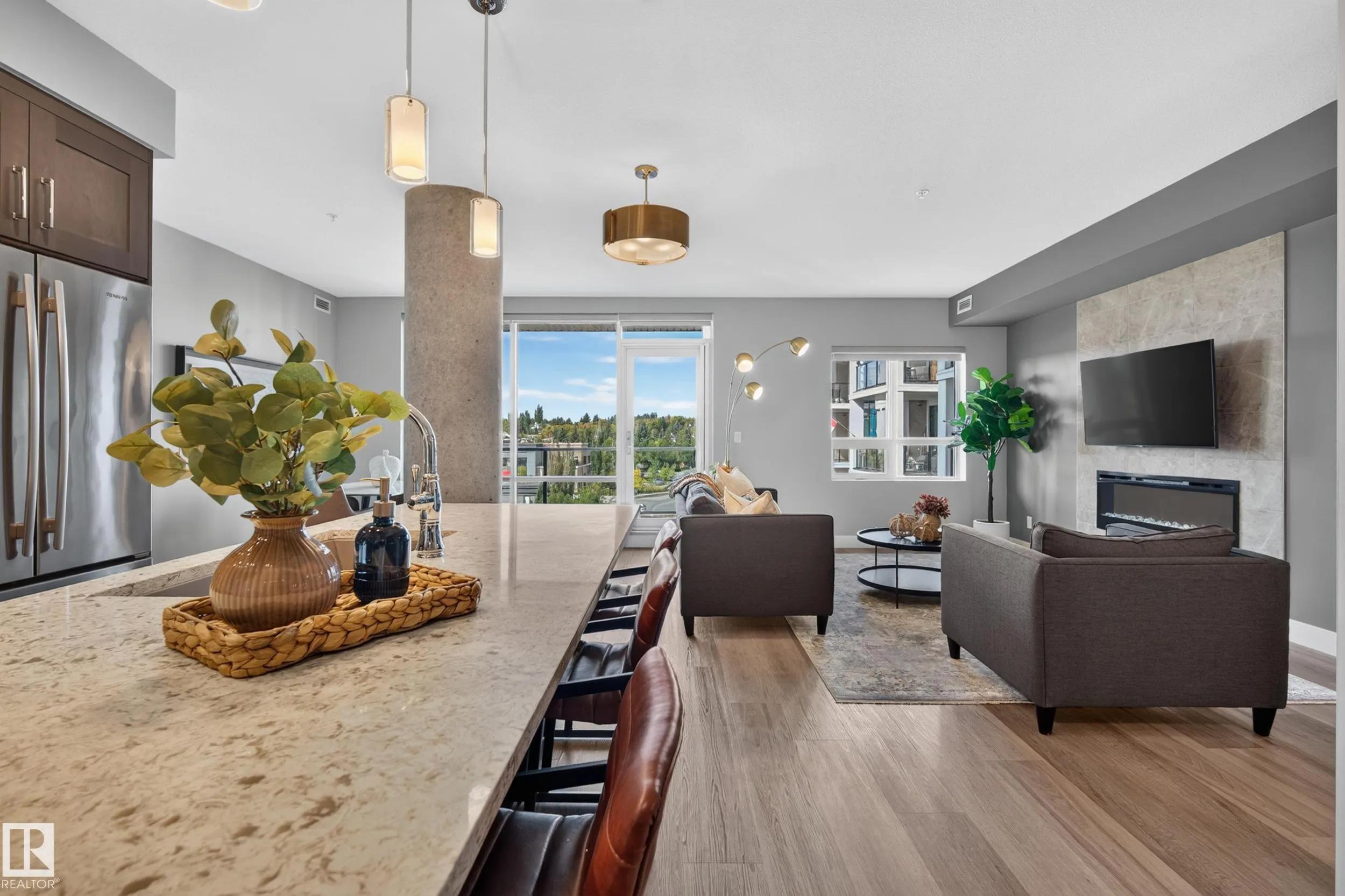 200 BELLEROSE Drive