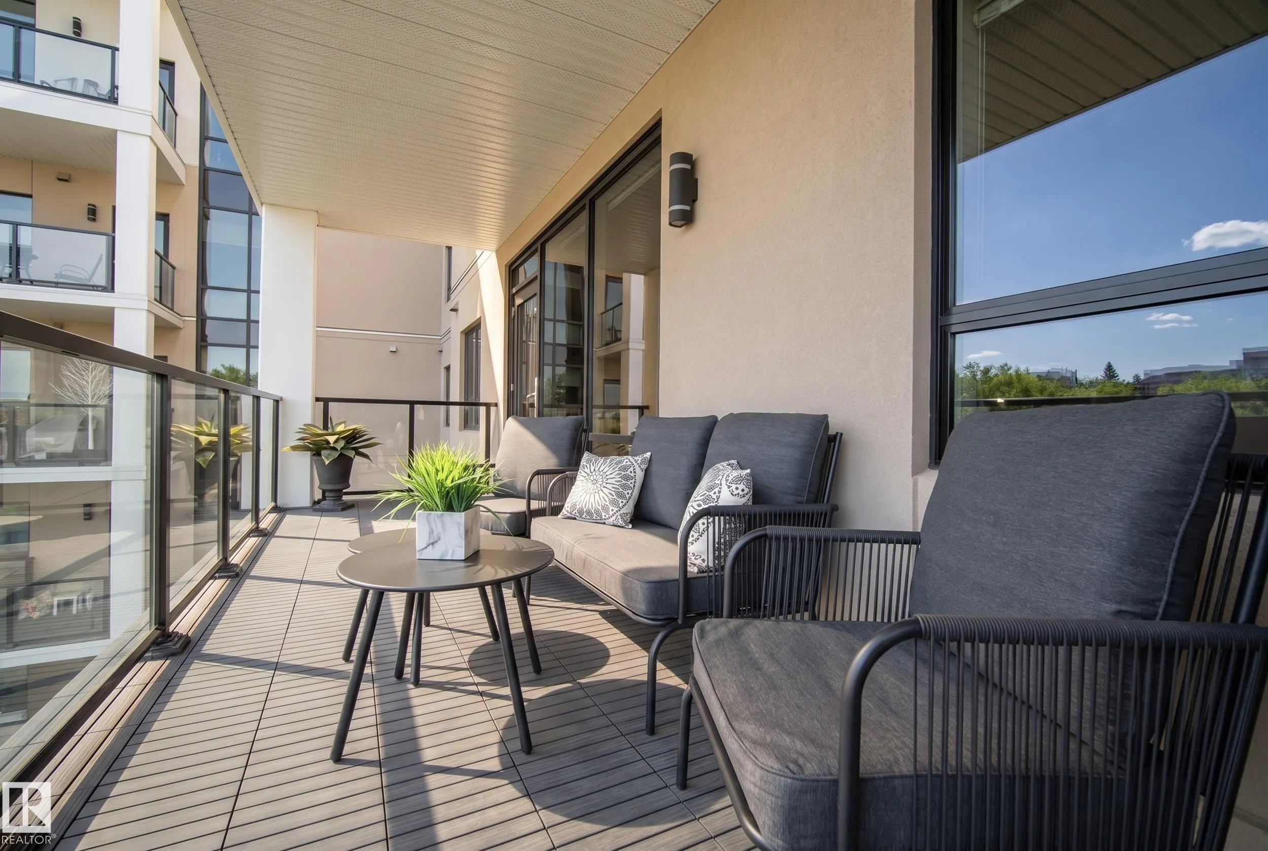 200 BELLEROSE Drive