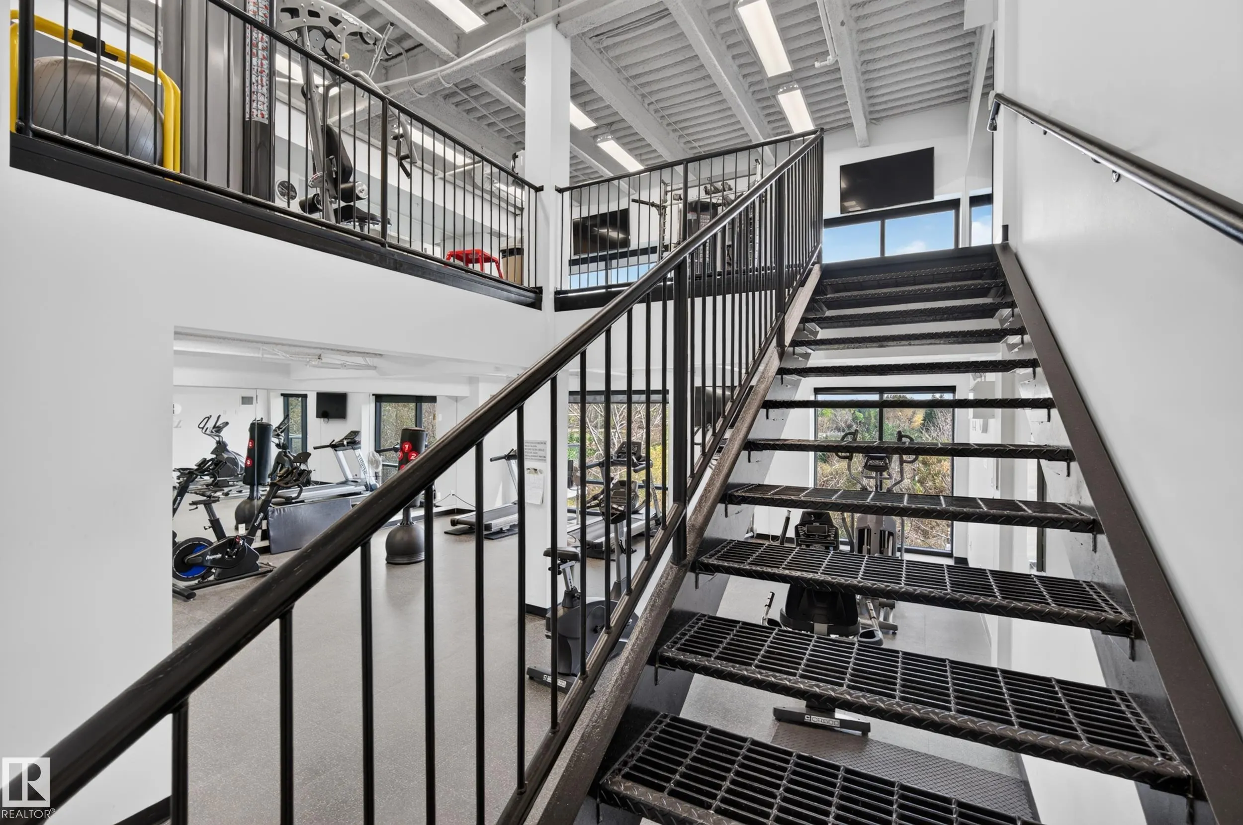 200 BELLEROSE Drive