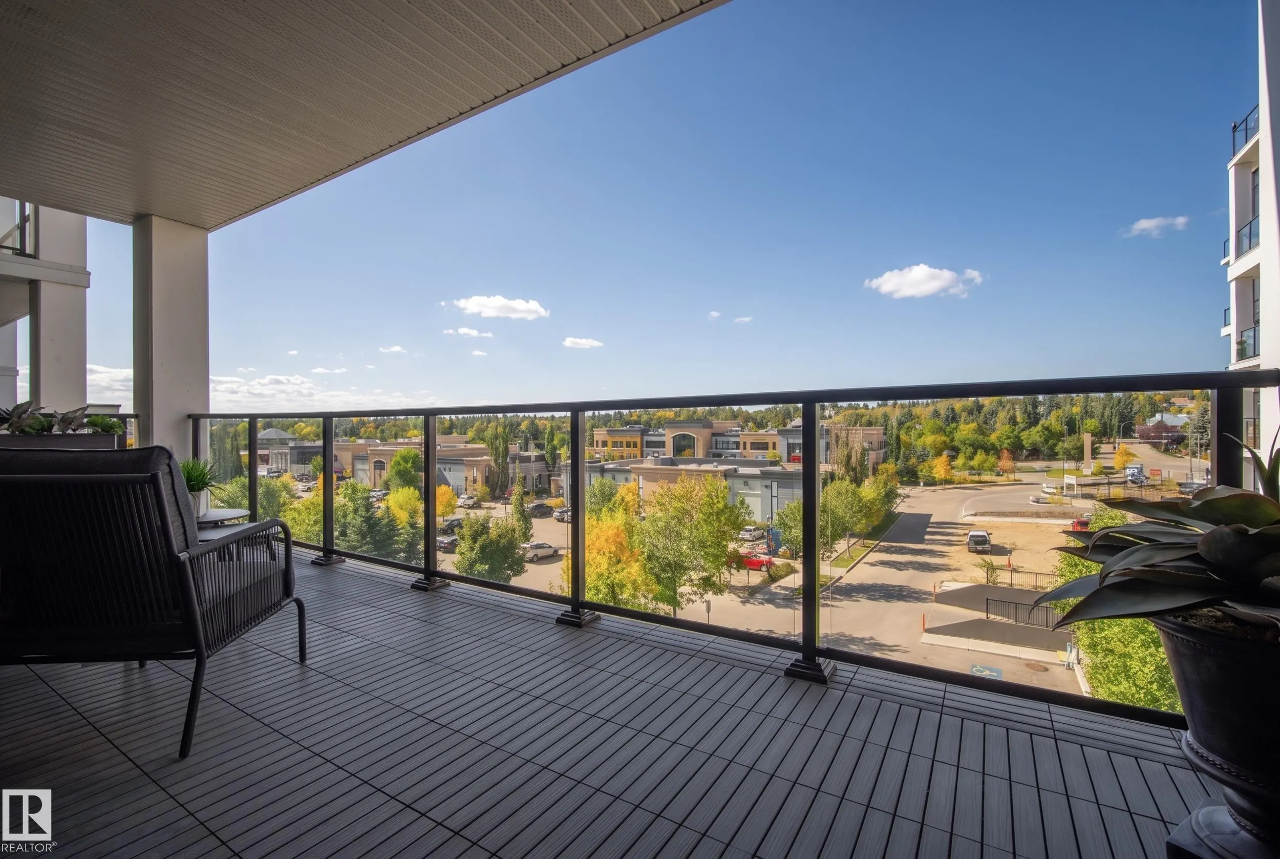 200 BELLEROSE Drive