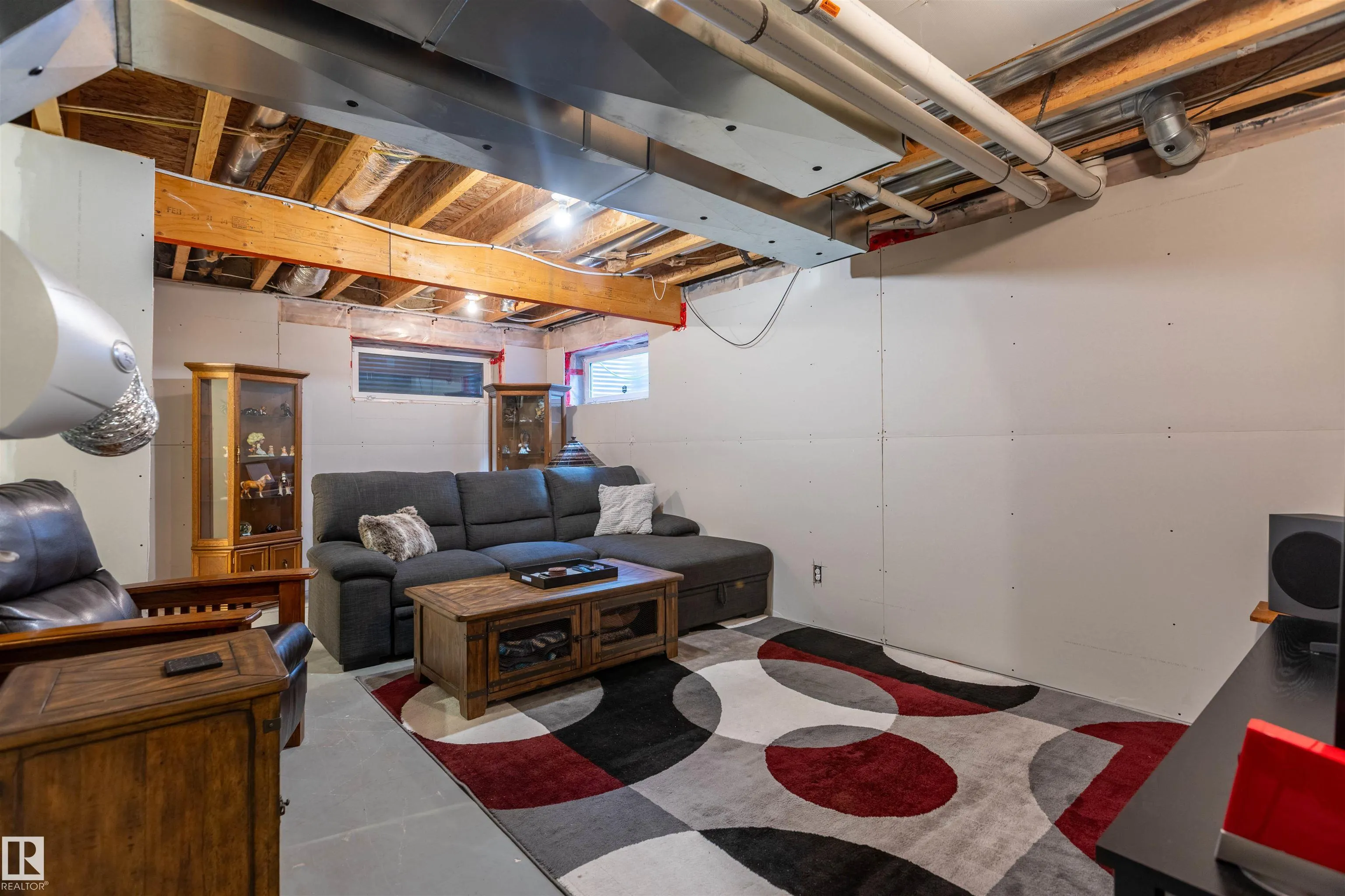 38 RED TAIL Way