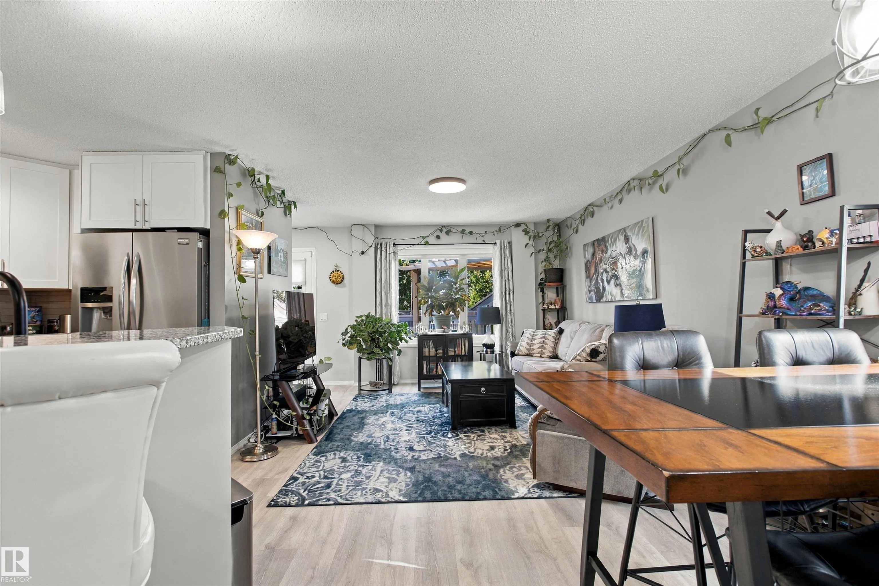 38 RED TAIL Way