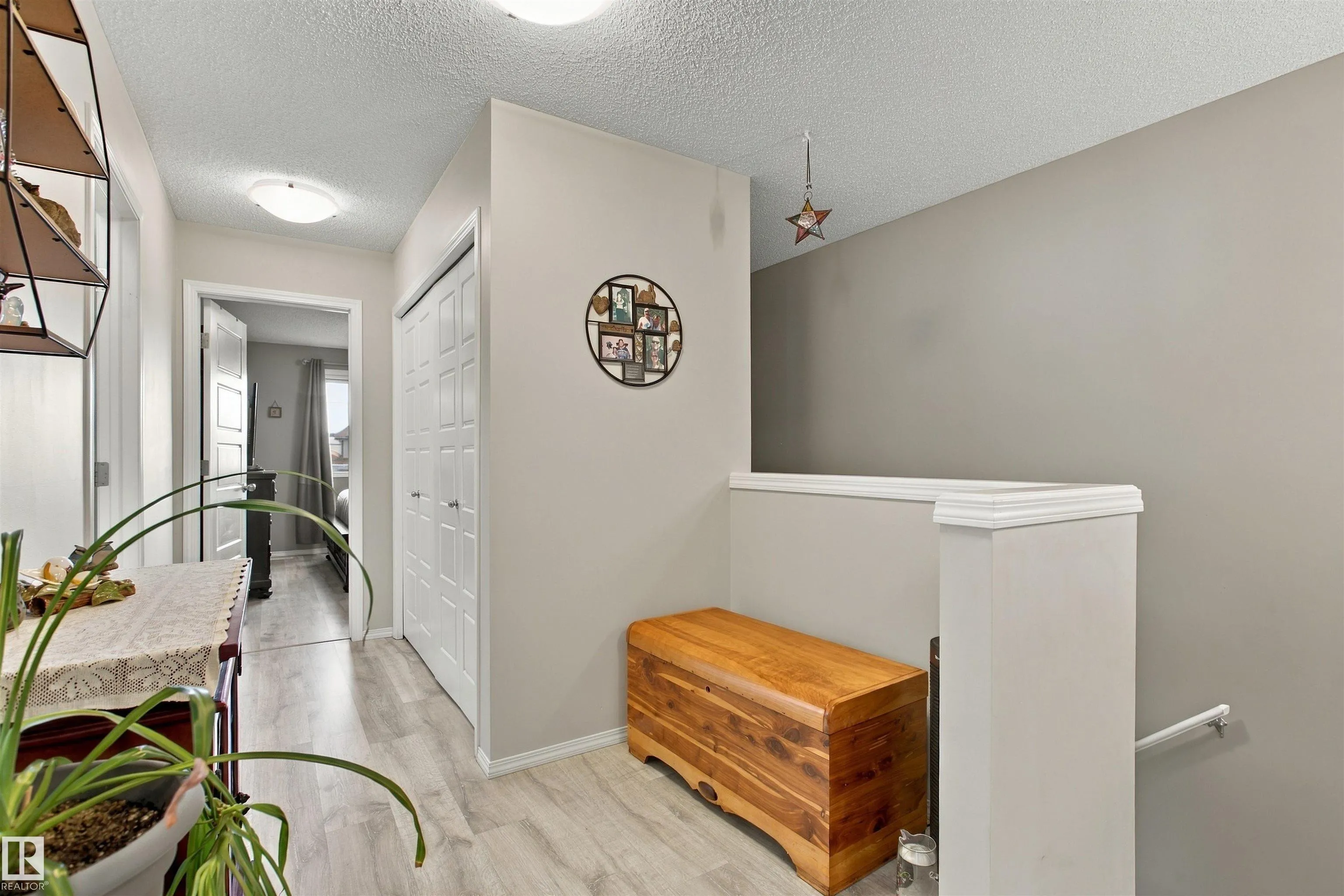 38 RED TAIL Way