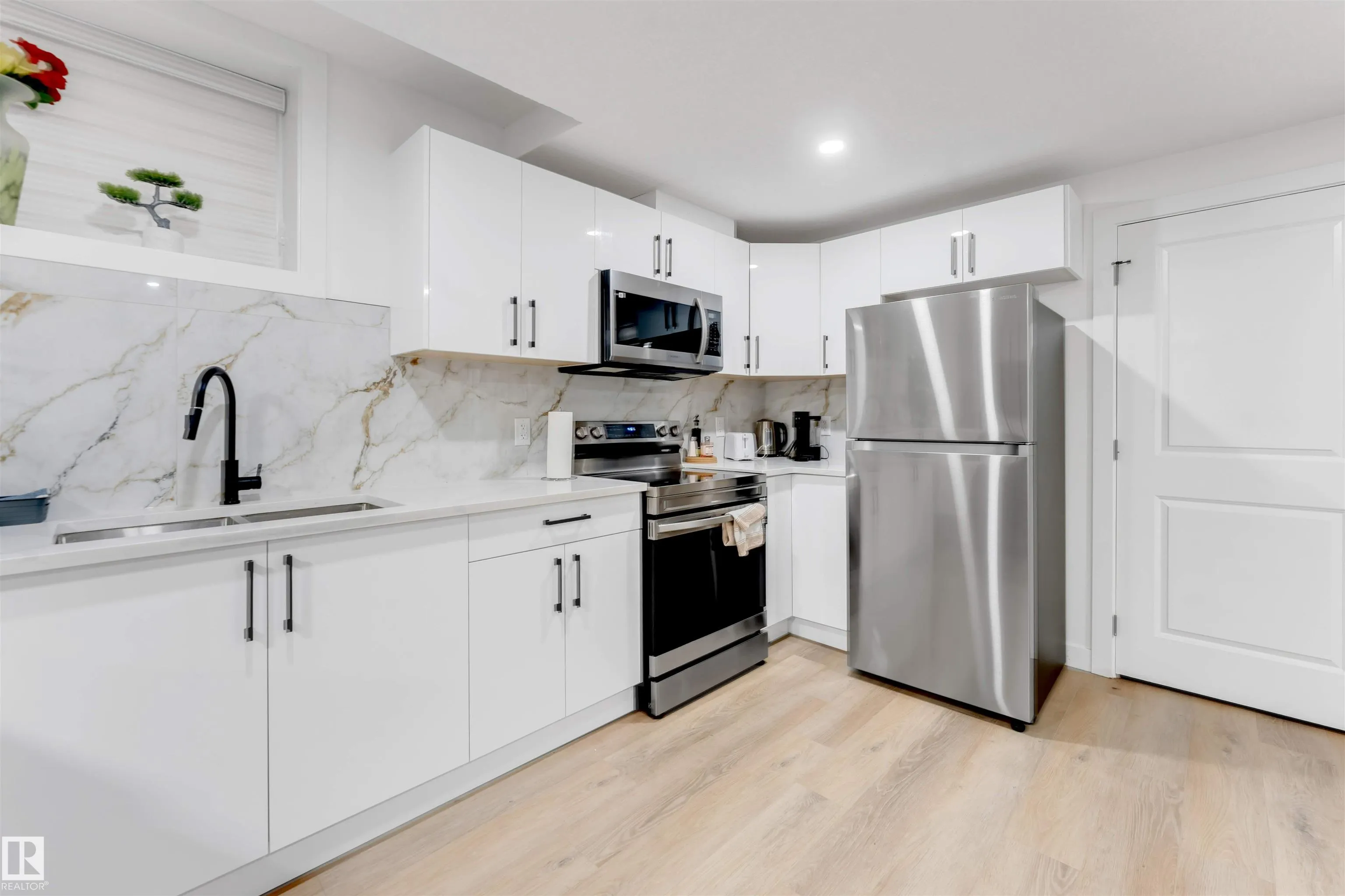 403 Pine Point