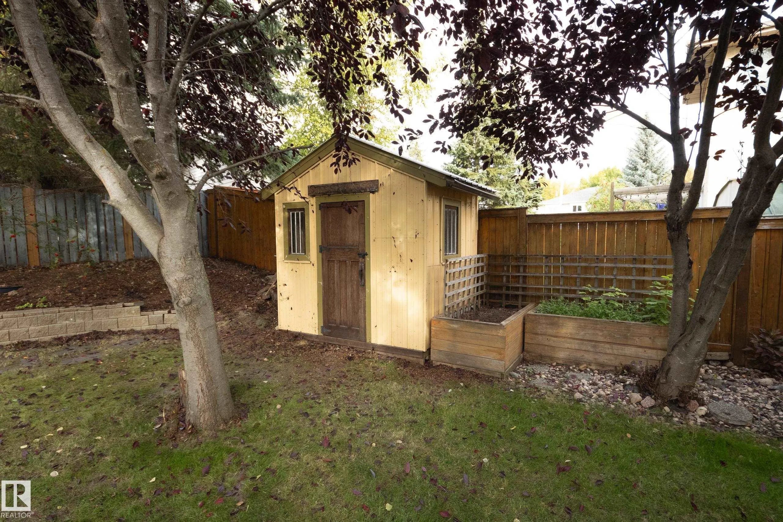 4810 42 Street