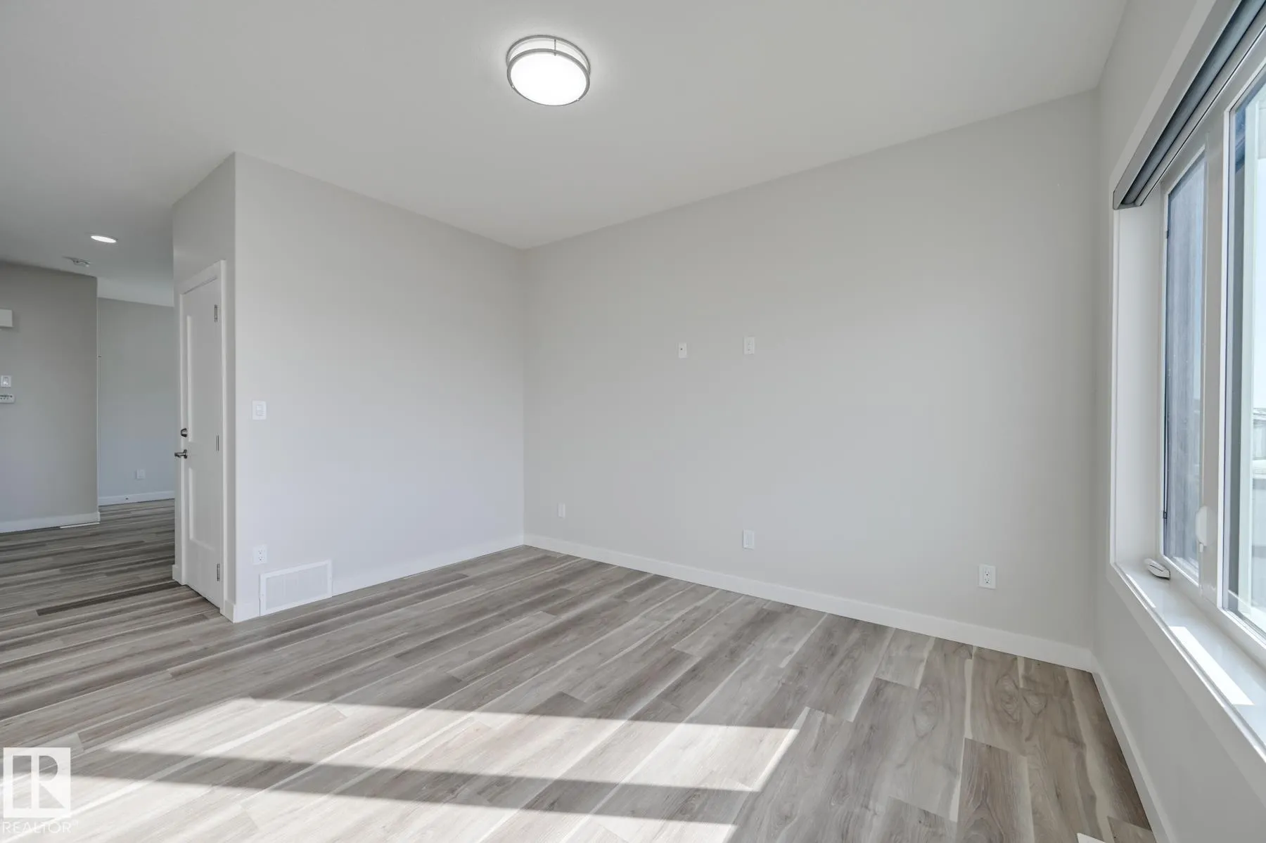 72 MCLEAN Bend