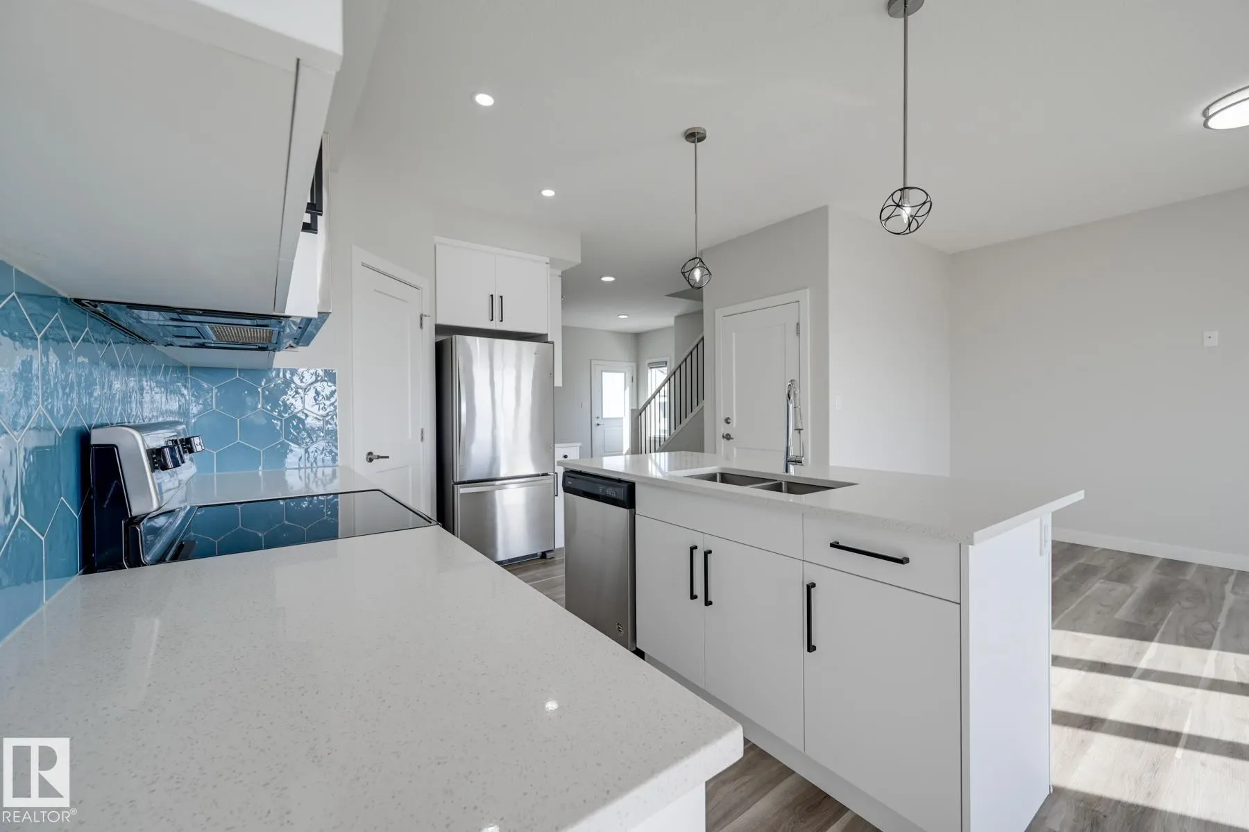 72 MCLEAN Bend