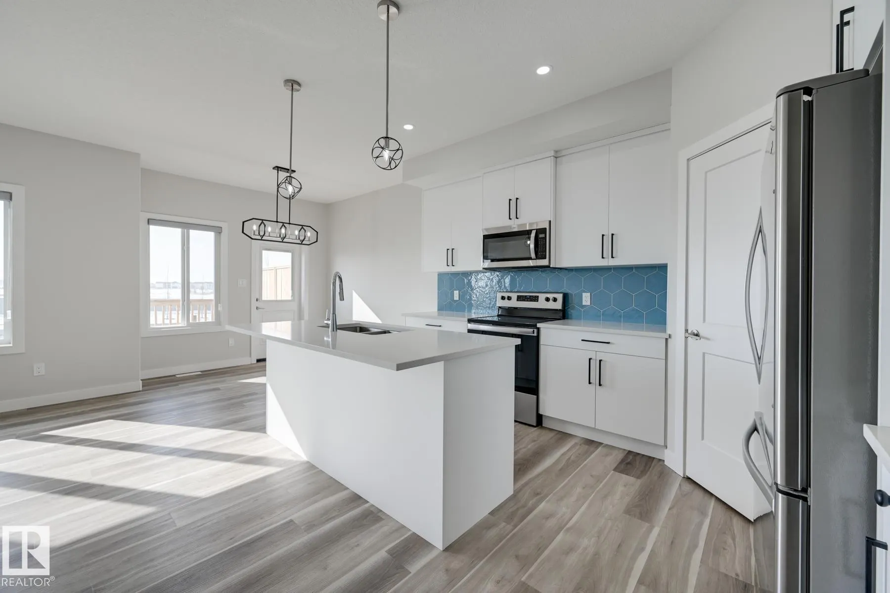 72 MCLEAN Bend