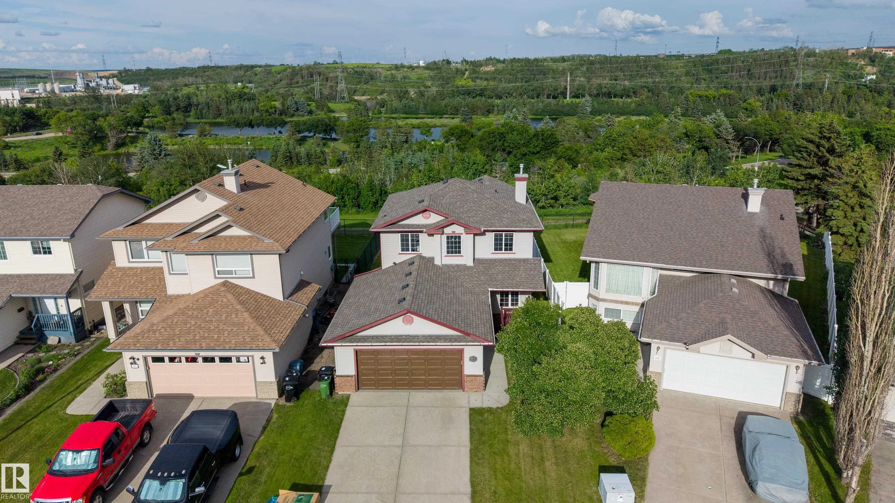 611 Hooke Court