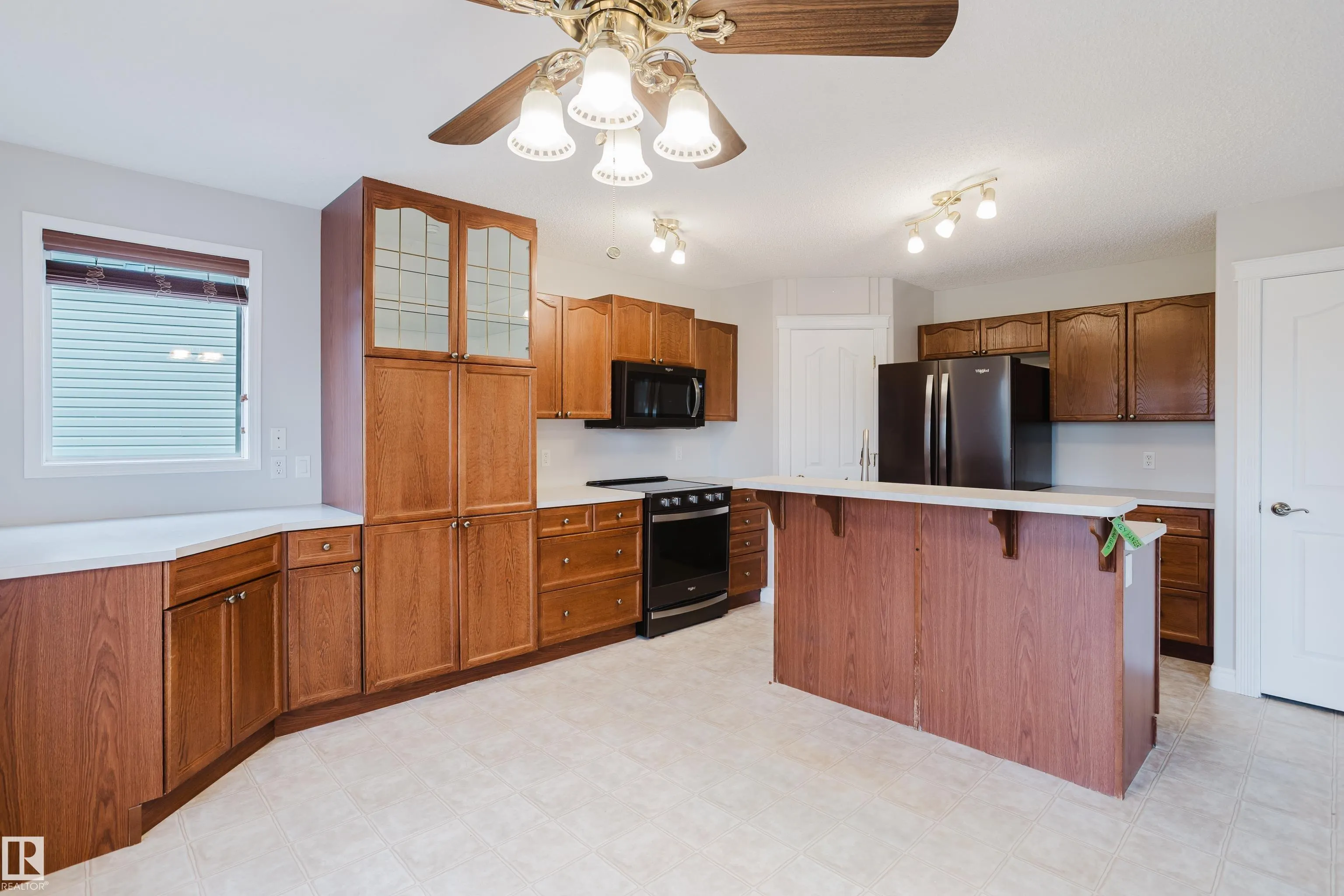 611 Hooke Court