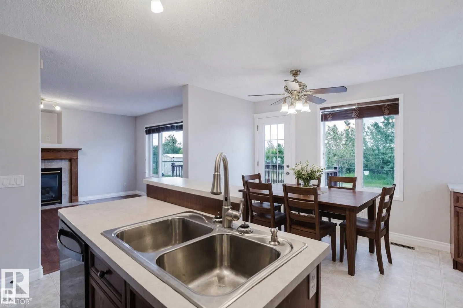 611 Hooke Court