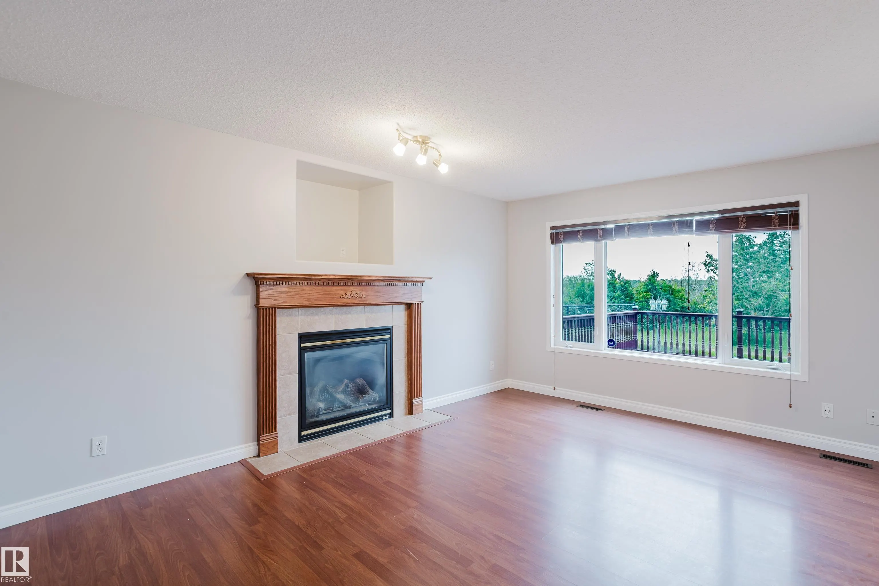 611 Hooke Court