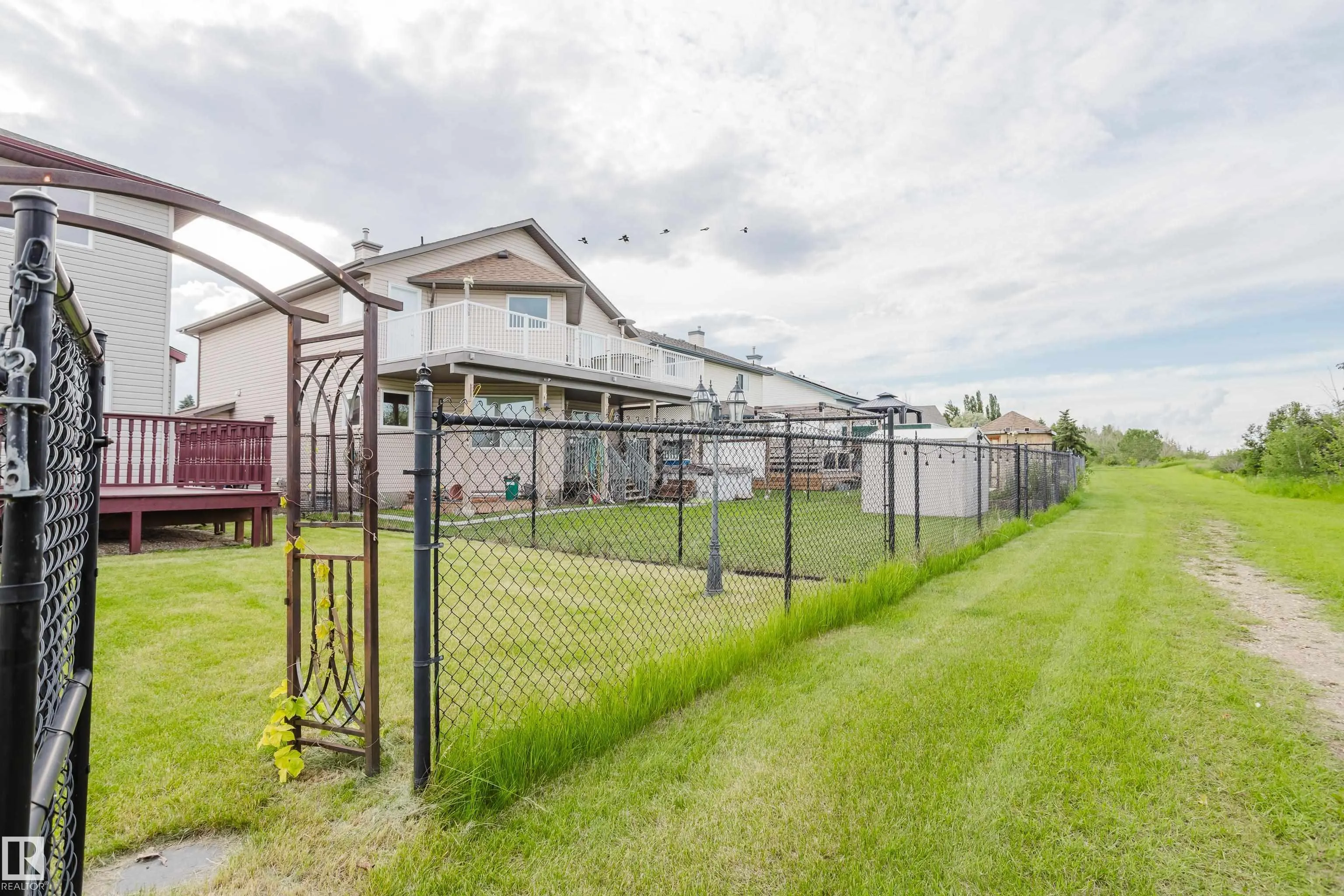 611 Hooke Court