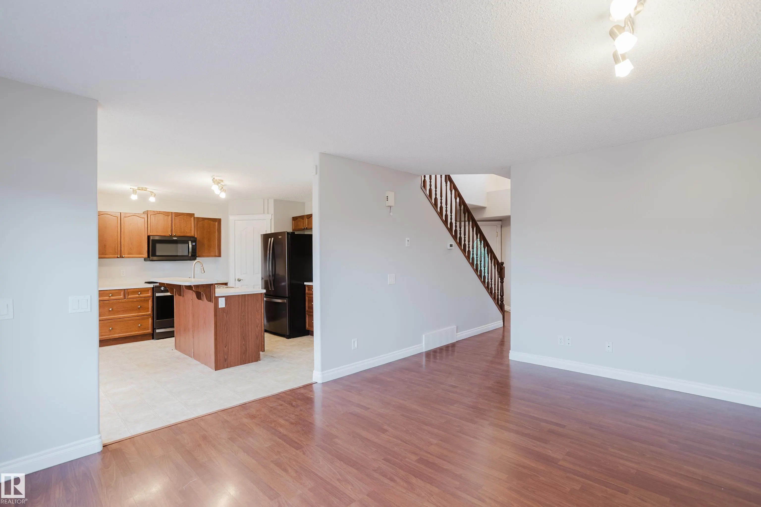 611 Hooke Court