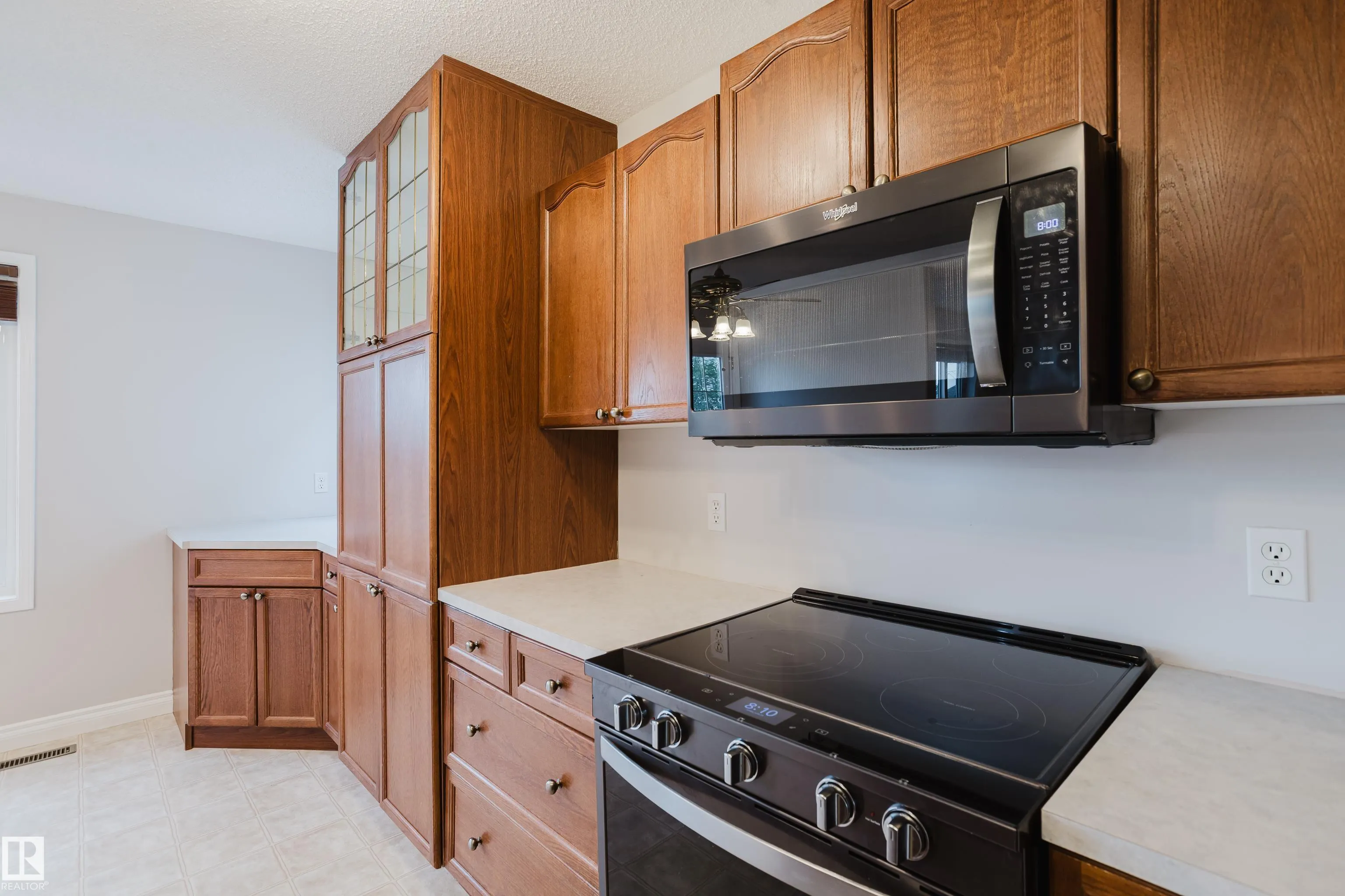 611 Hooke Court