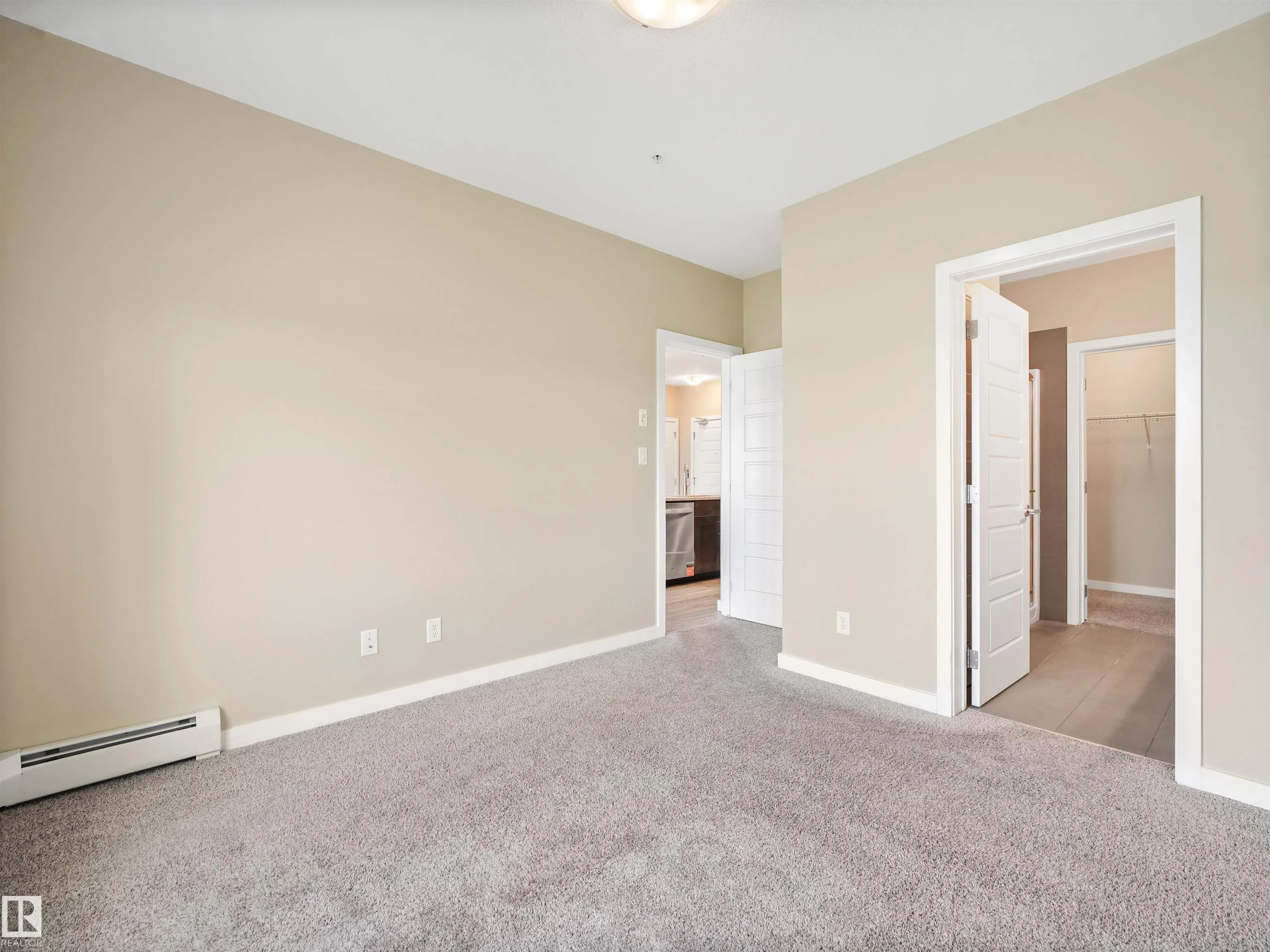 1008 ROSENTHAL Boulevard