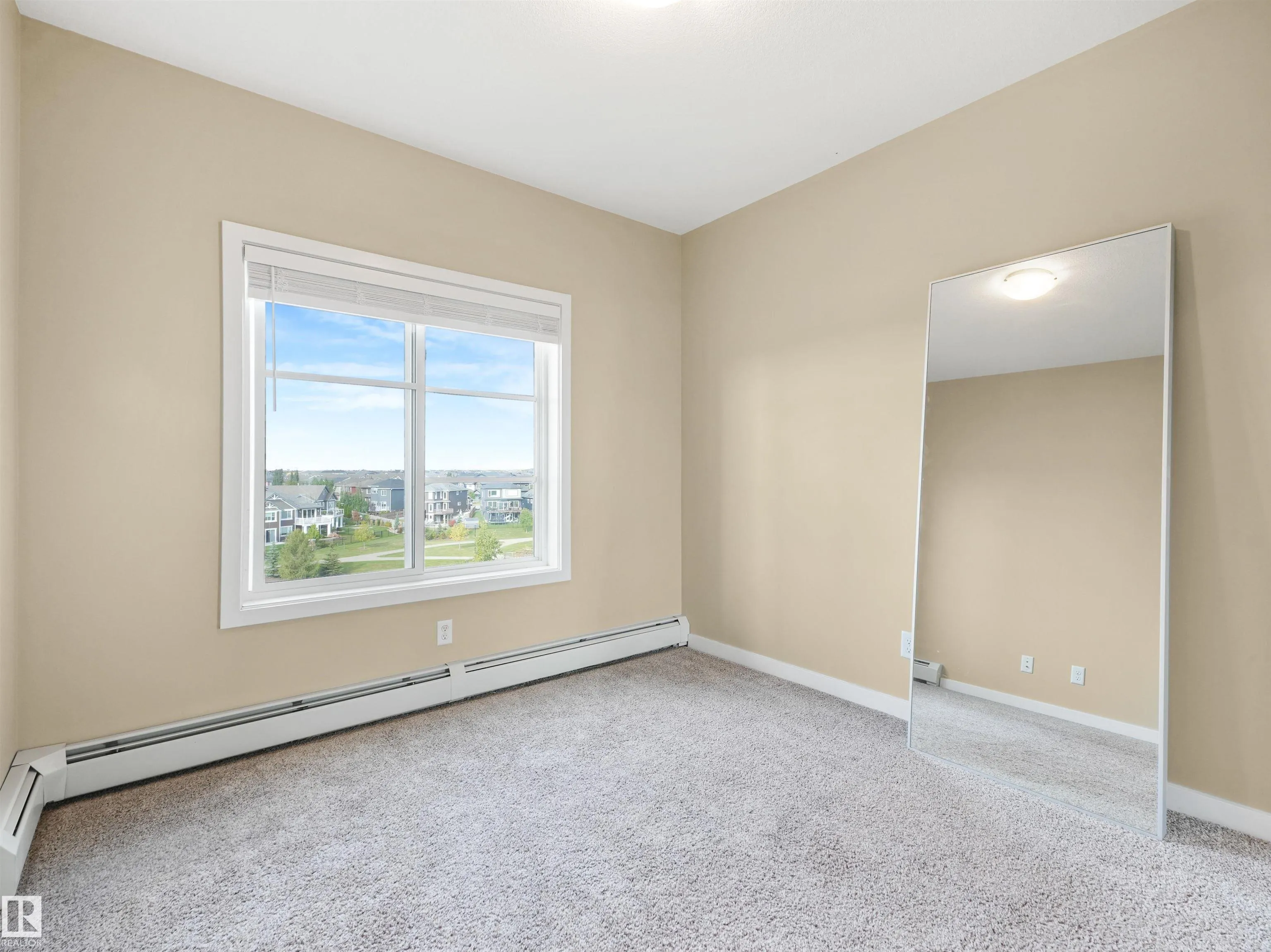 1008 ROSENTHAL Boulevard