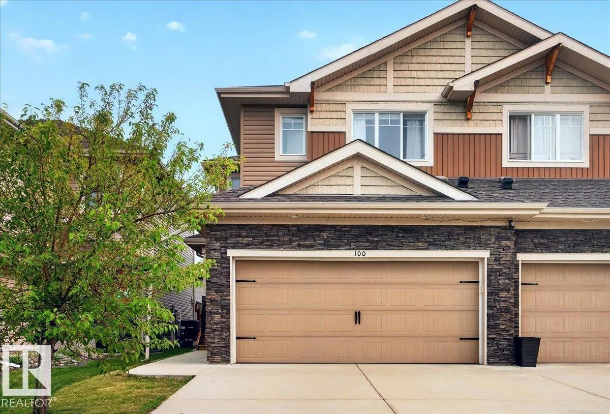 100 MEADOWLAND Crescent