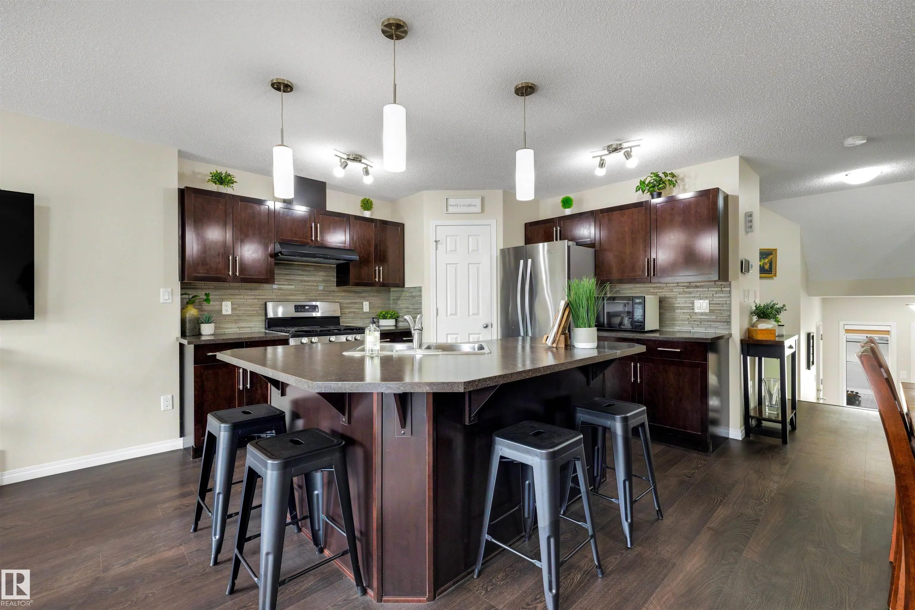 2422 CASSIDY Way