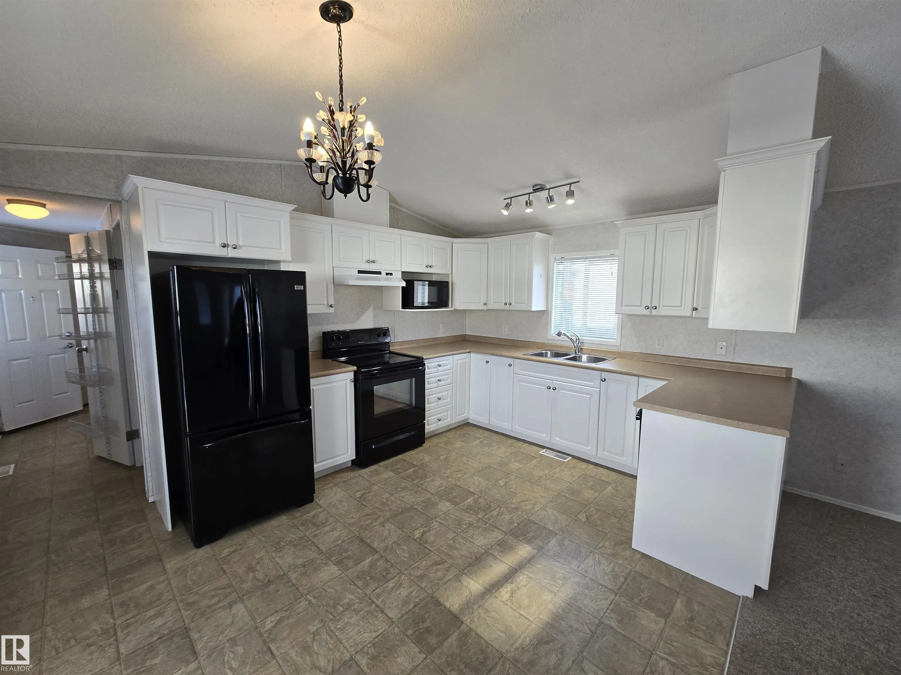 1133 Aspen Drive
