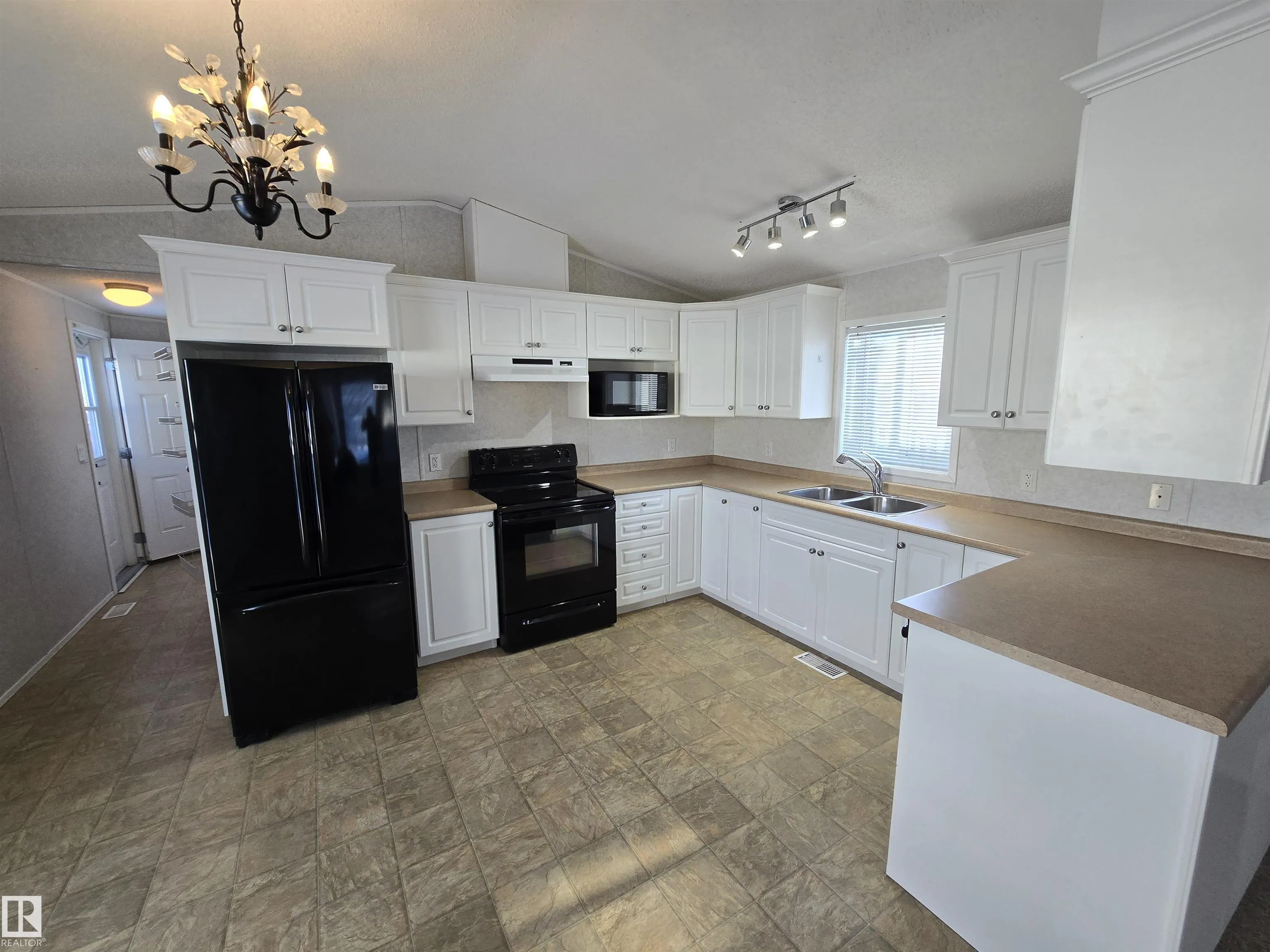 1133 Aspen Drive