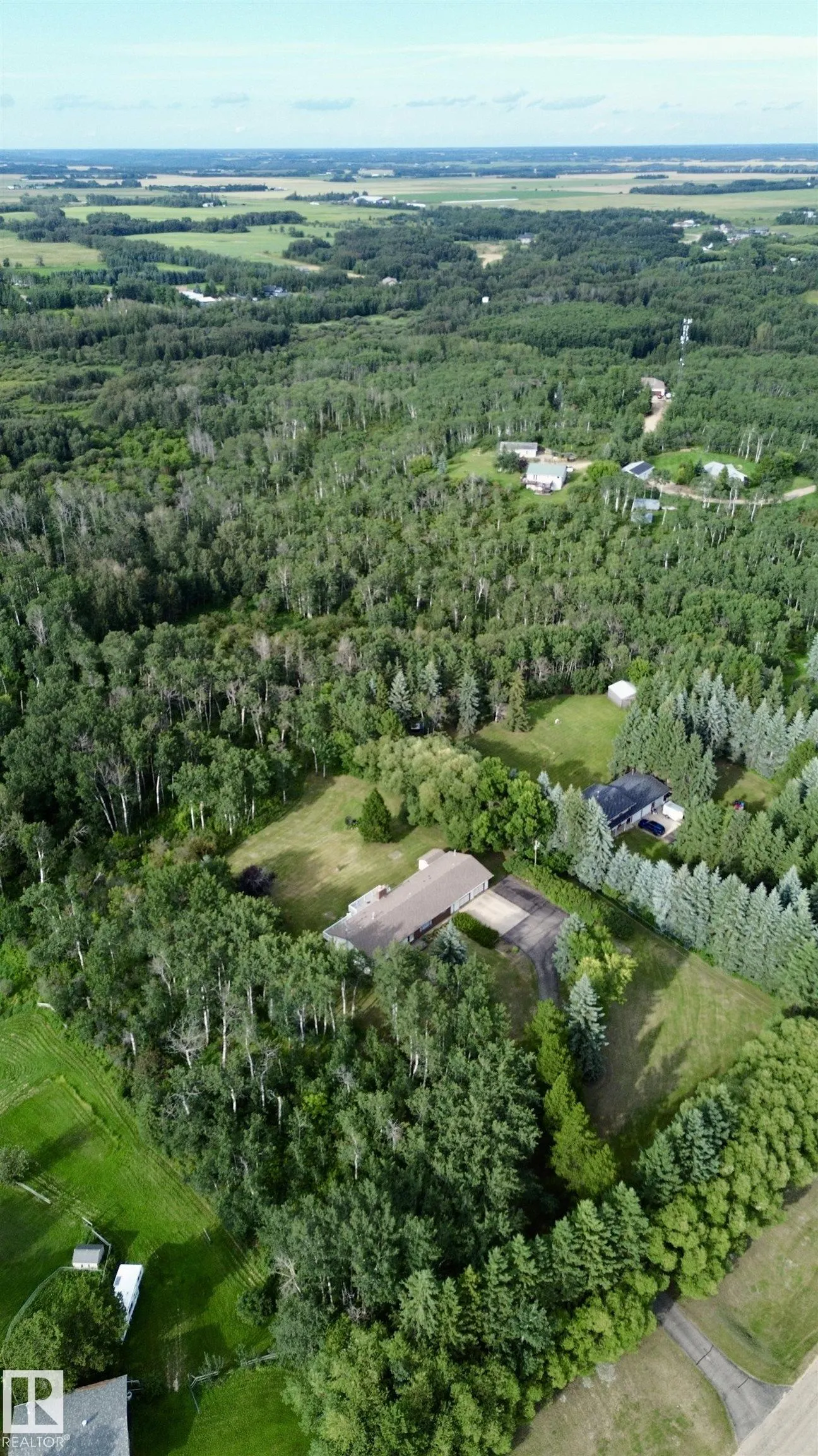 473051 RGE ROAD 242