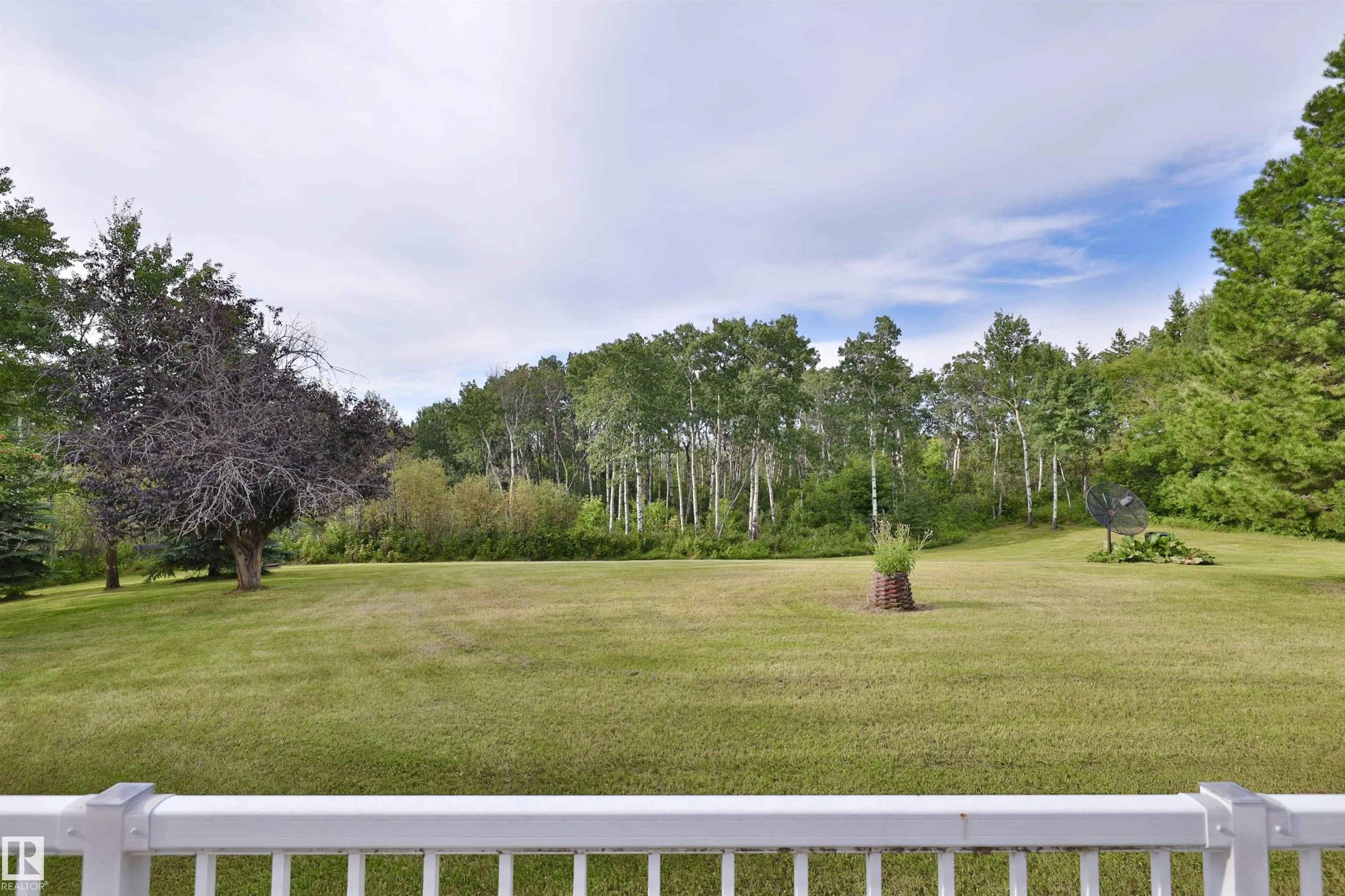 473051 RGE ROAD 242