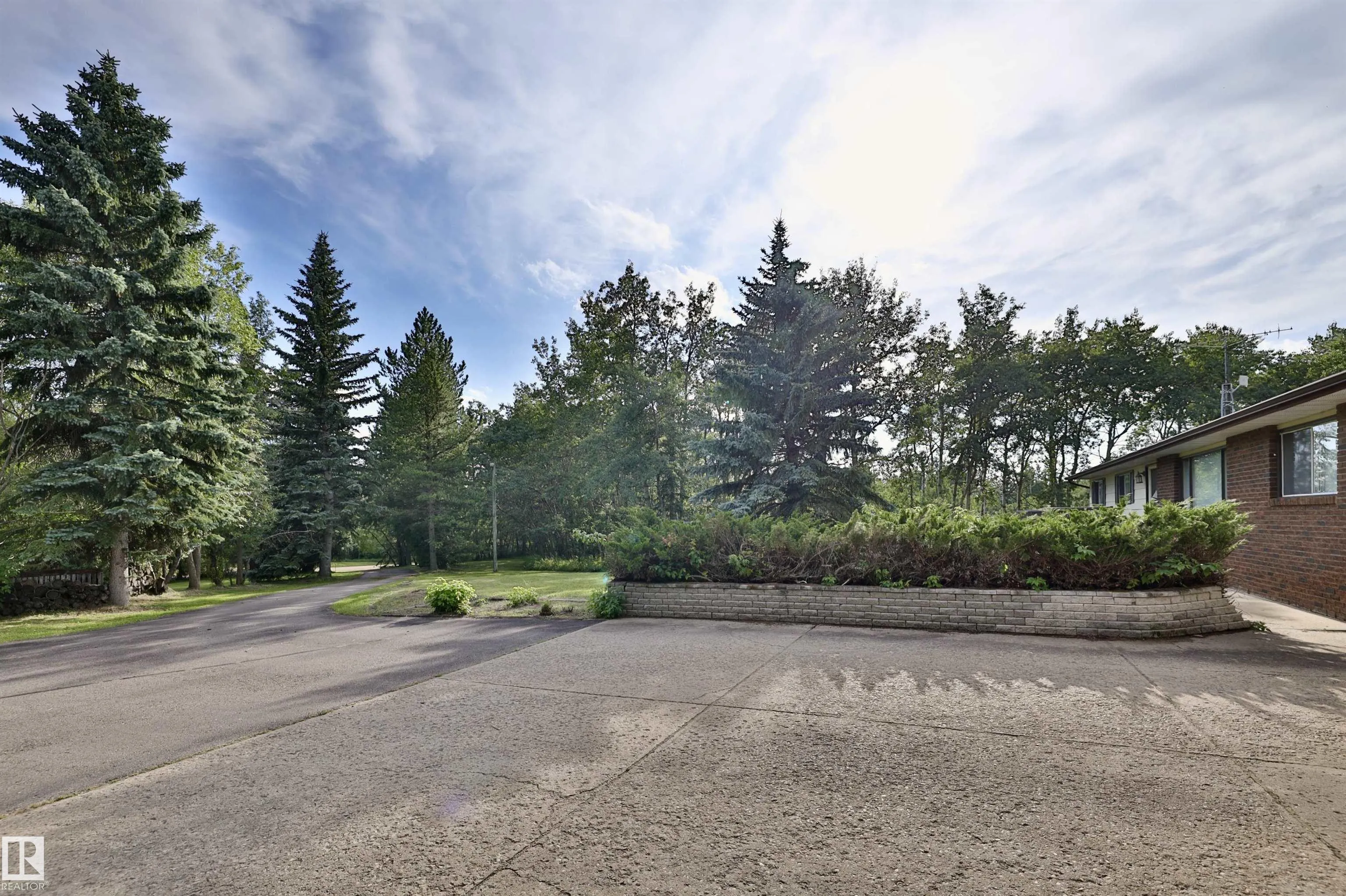473051 RGE ROAD 242
