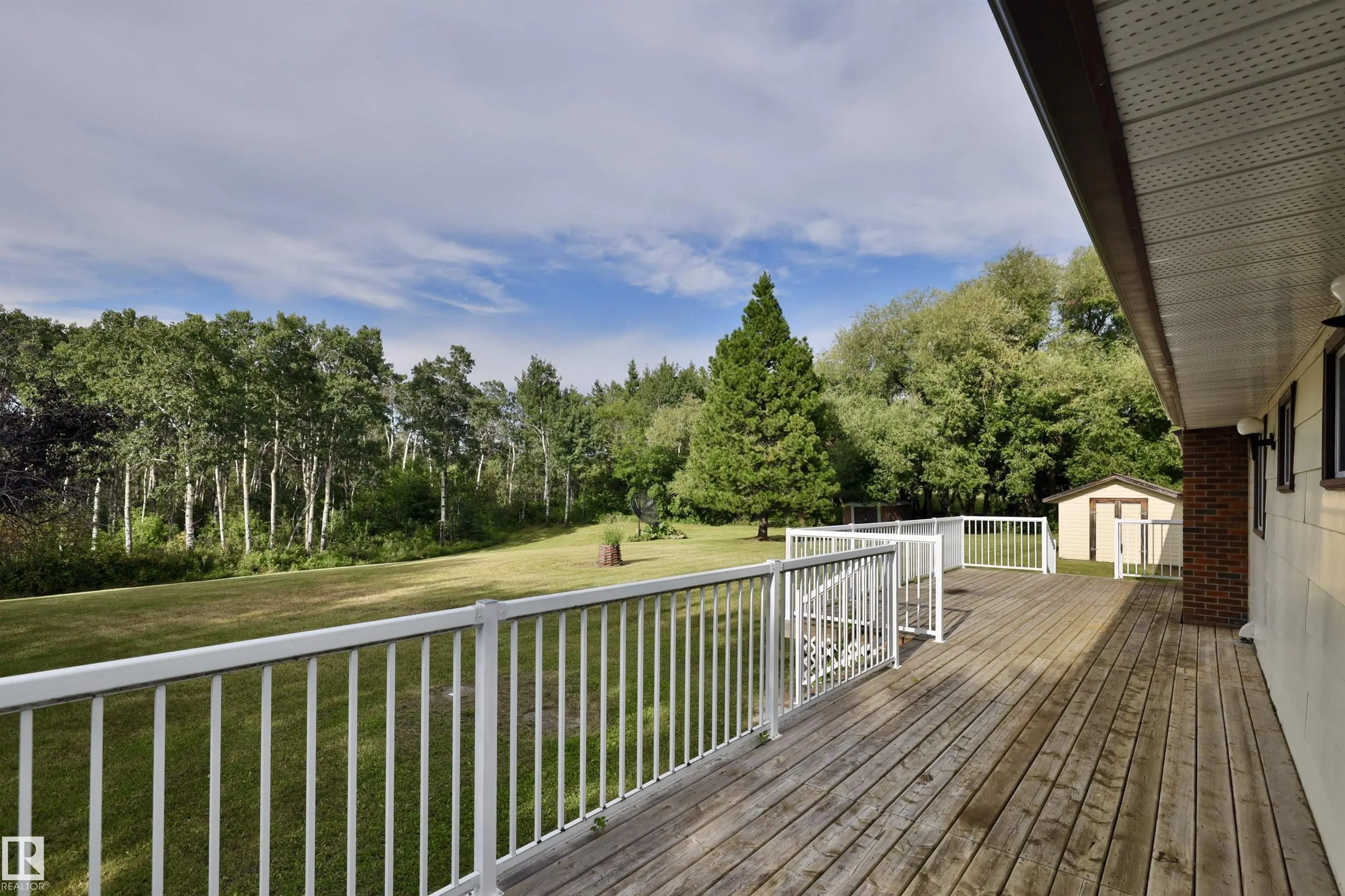 473051 RGE ROAD 242