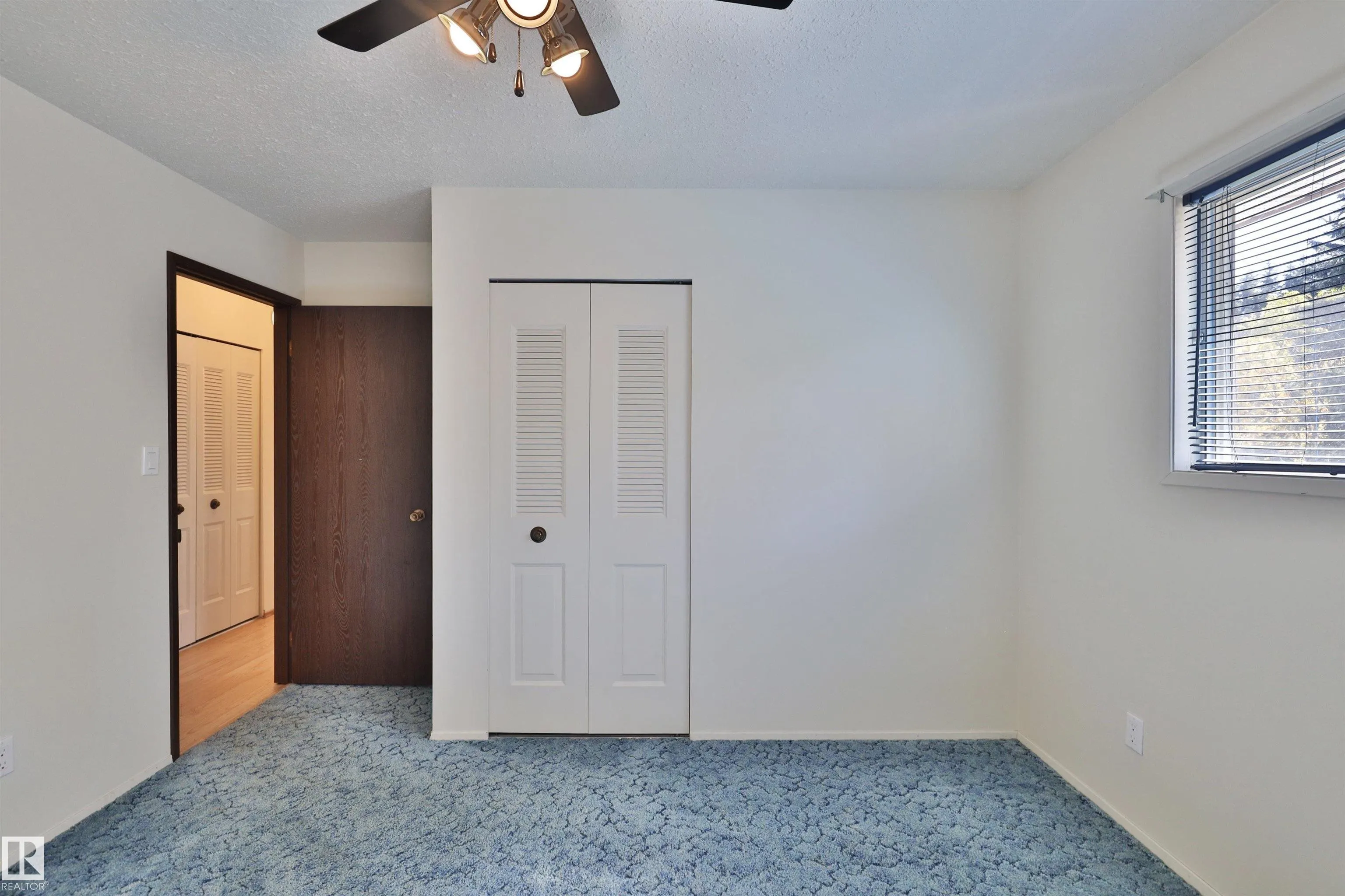 473051 RGE ROAD 242